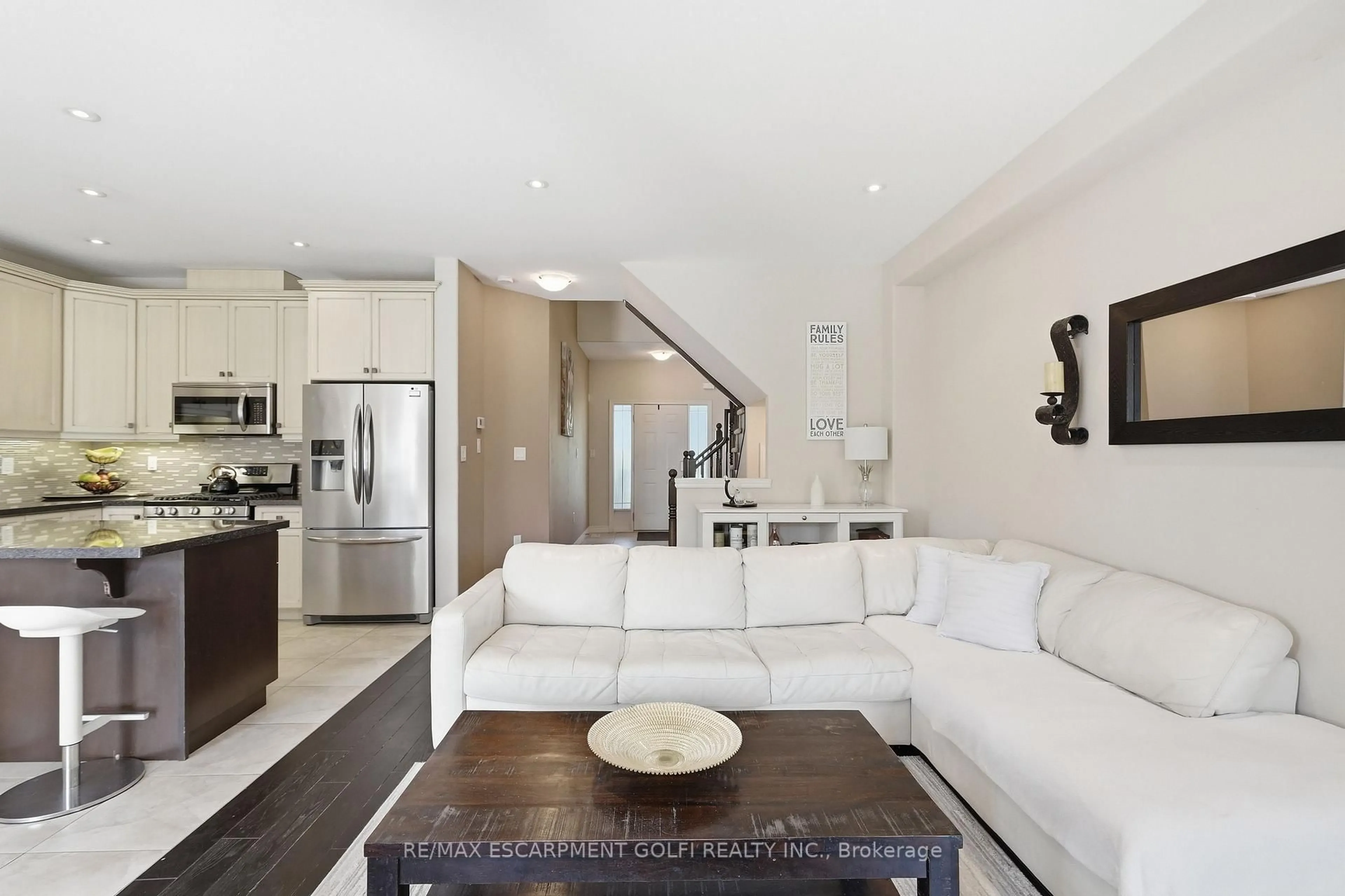 Living room with furniture, unknown for 4473 Garden Gate Terr, Lincoln Ontario L0R 1B3