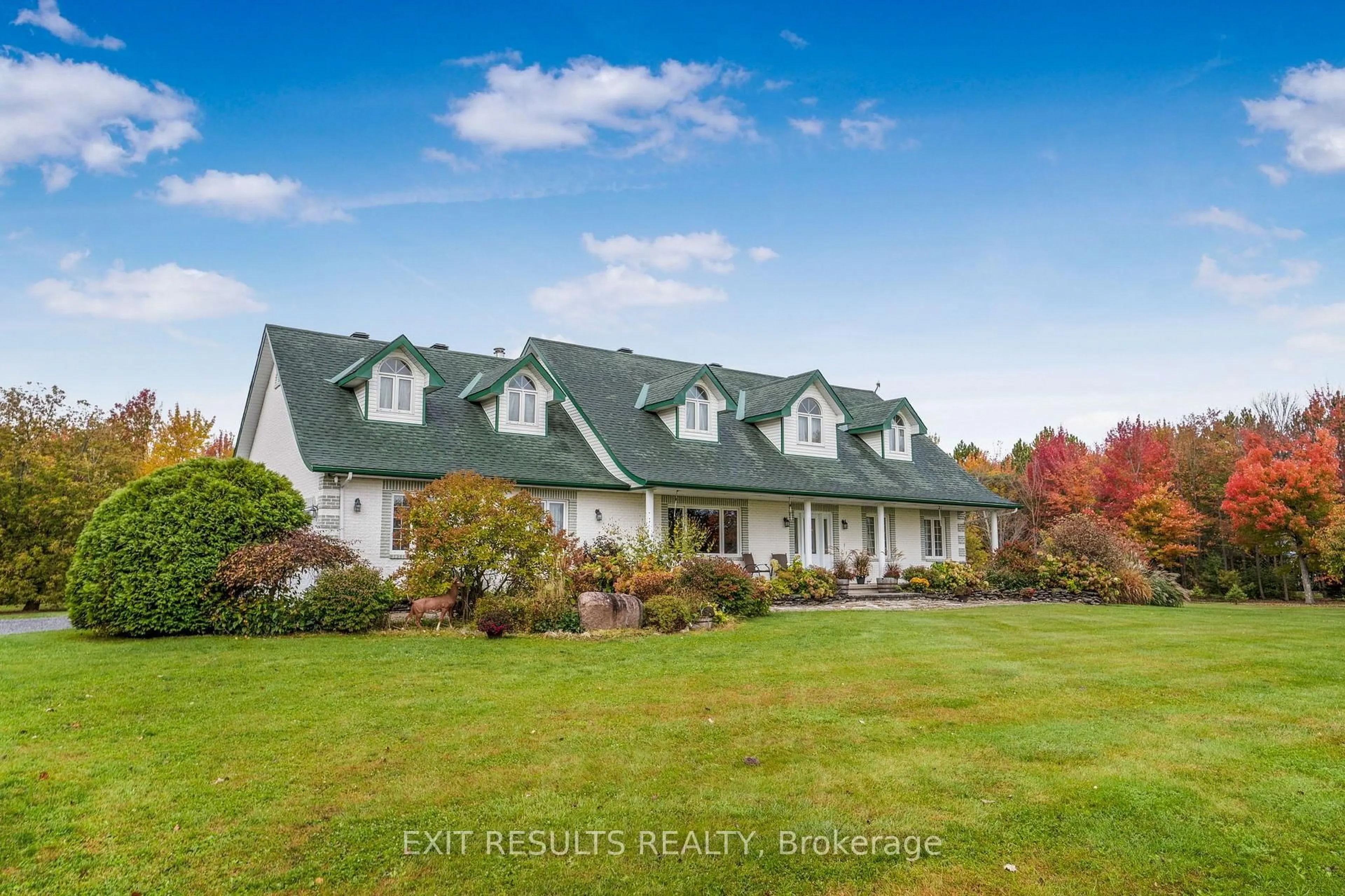 Home with vinyl exterior material, unknown for 638 St Thomas Rd, Russell Ontario K0A 1W0