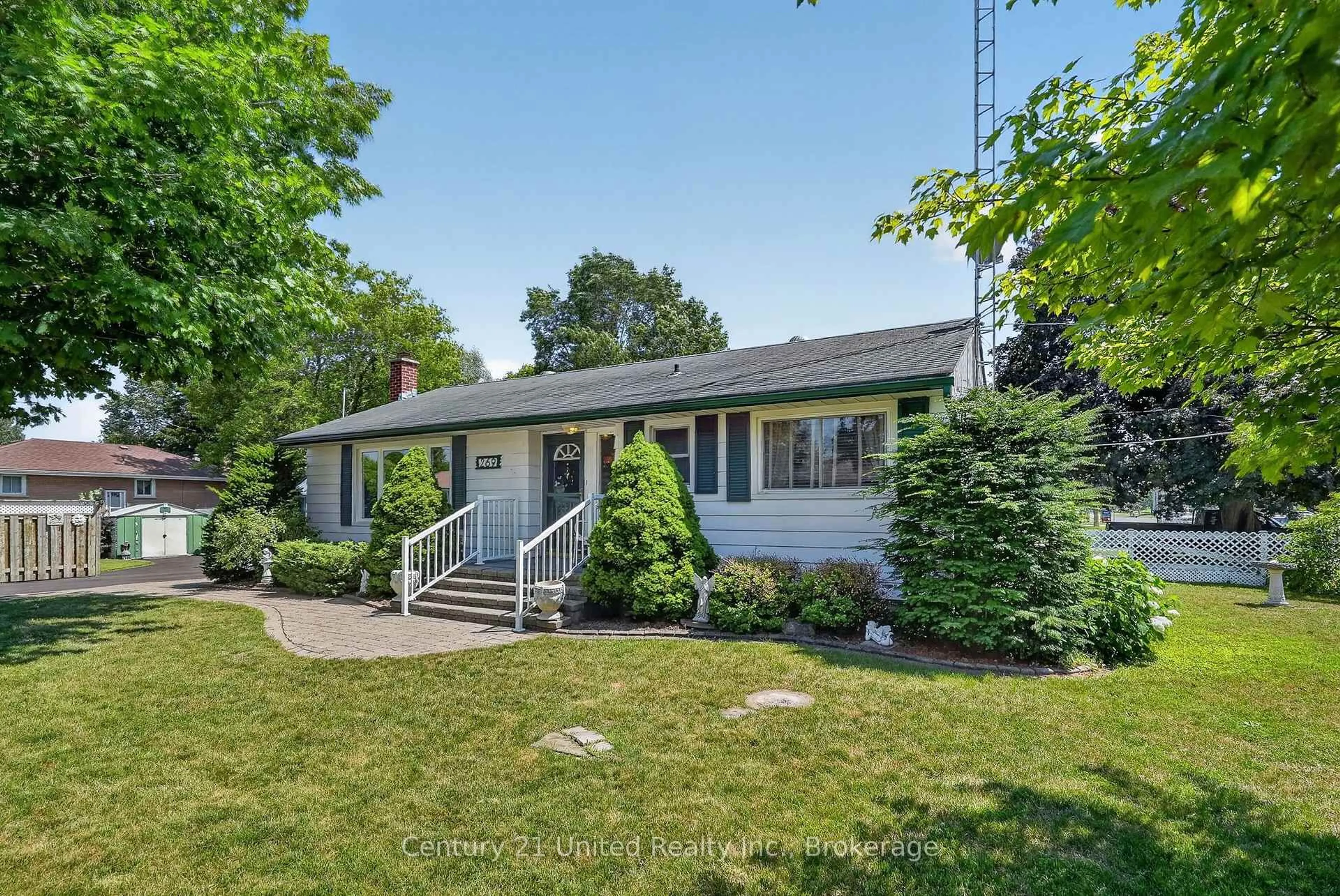 Home with vinyl exterior material, street for 269 Nickerson Dr, Cobourg Ontario K9A 1A7