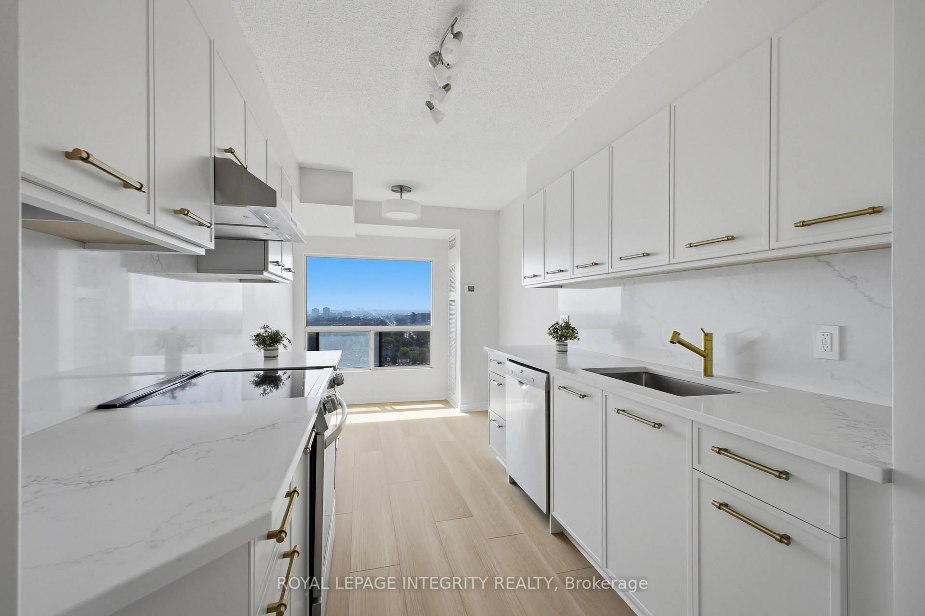 Unknown for 545 St Laurent Blvd #1207, Ottawa Ontario K1K 4H9