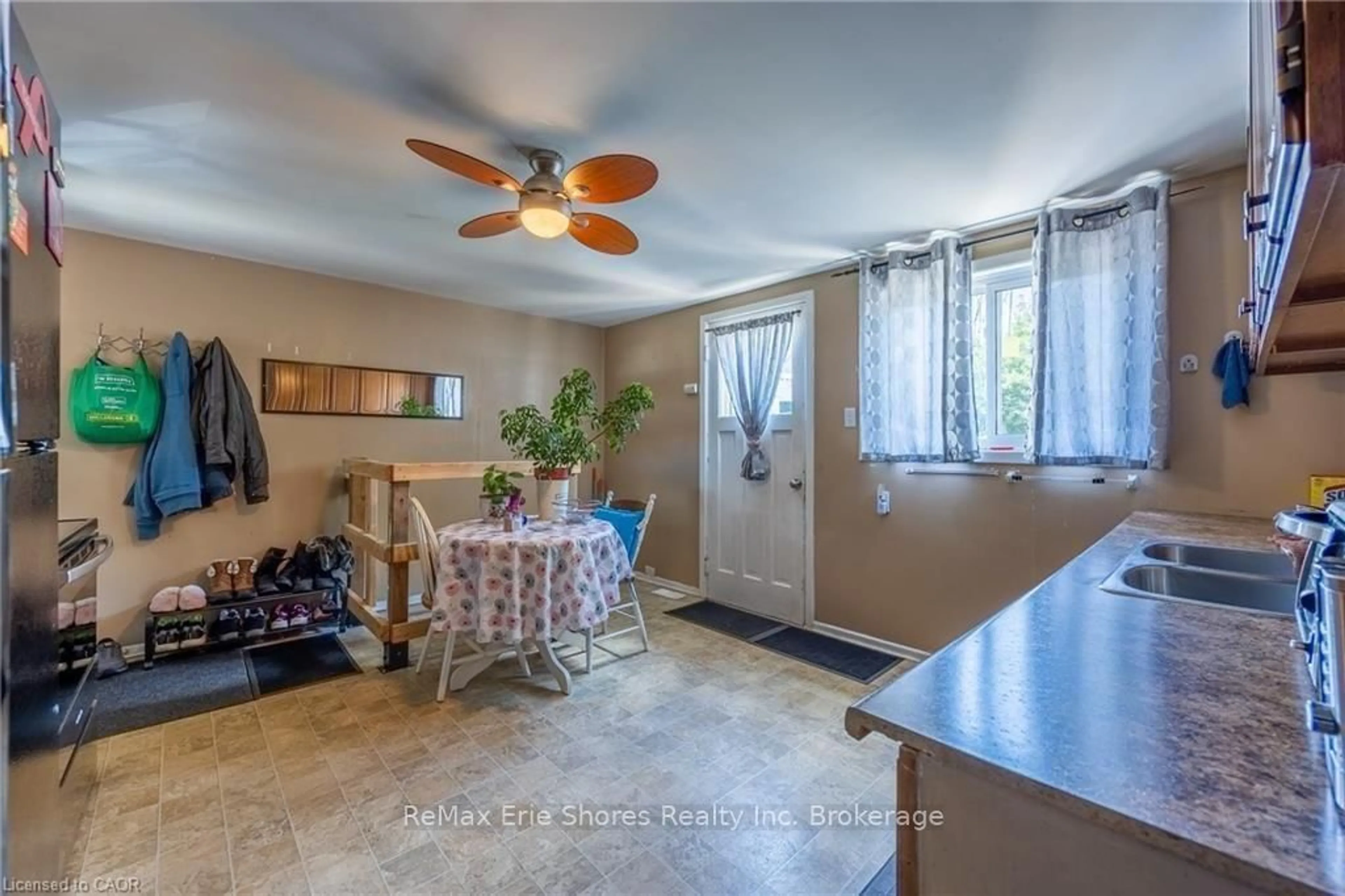 A pic of a room for 302 Simcoe St, Woodstock Ontario N4S 1H9