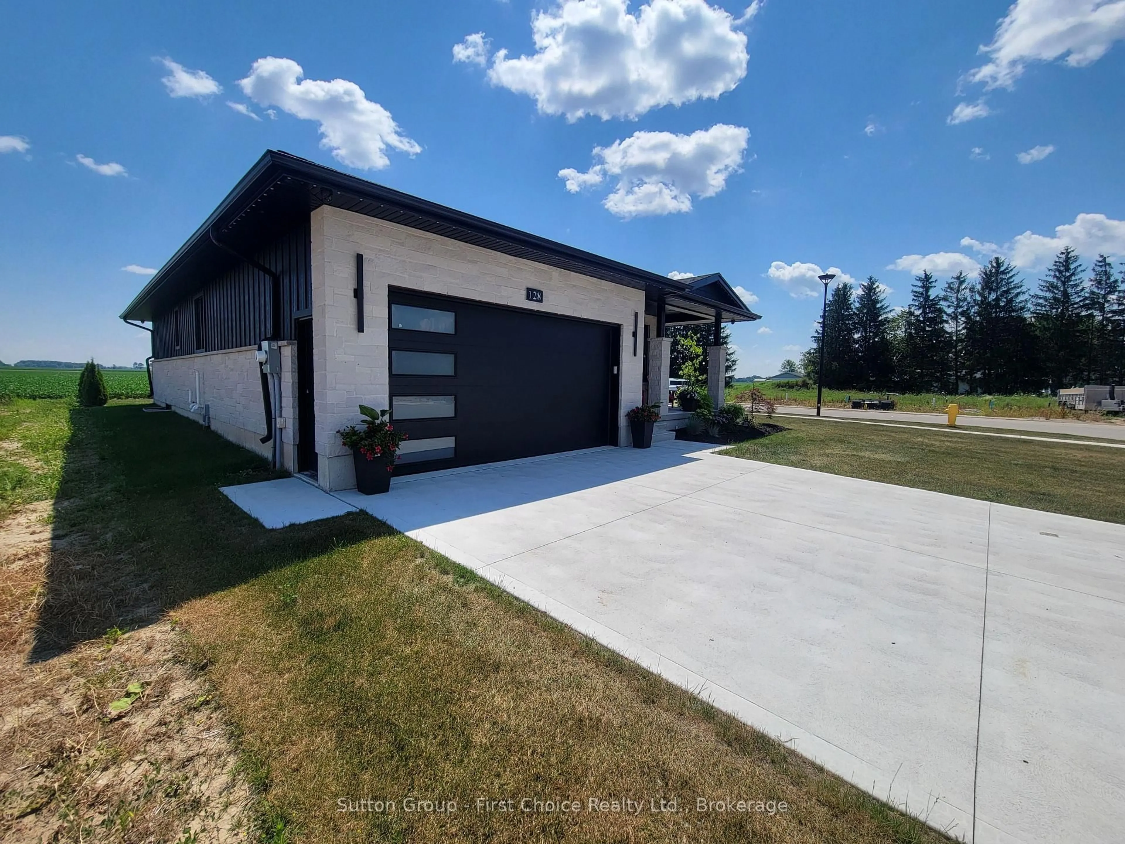 Unknown for 128 Rowe Ave, South Huron Ontario N0M 1S1