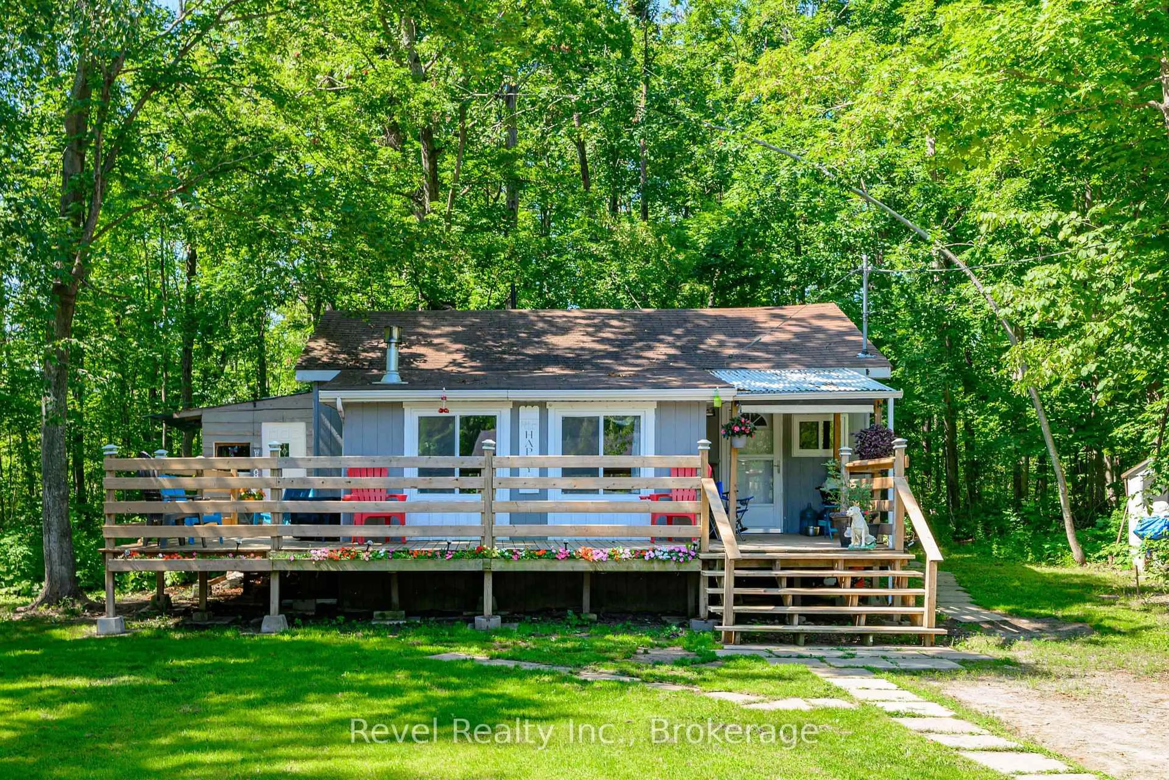Home with vinyl exterior material, water/lake/river/ocean view for 57 ROLLIE'S BAY Rd, Curve Lake First Nation 35 Ontario K0L 1R0
