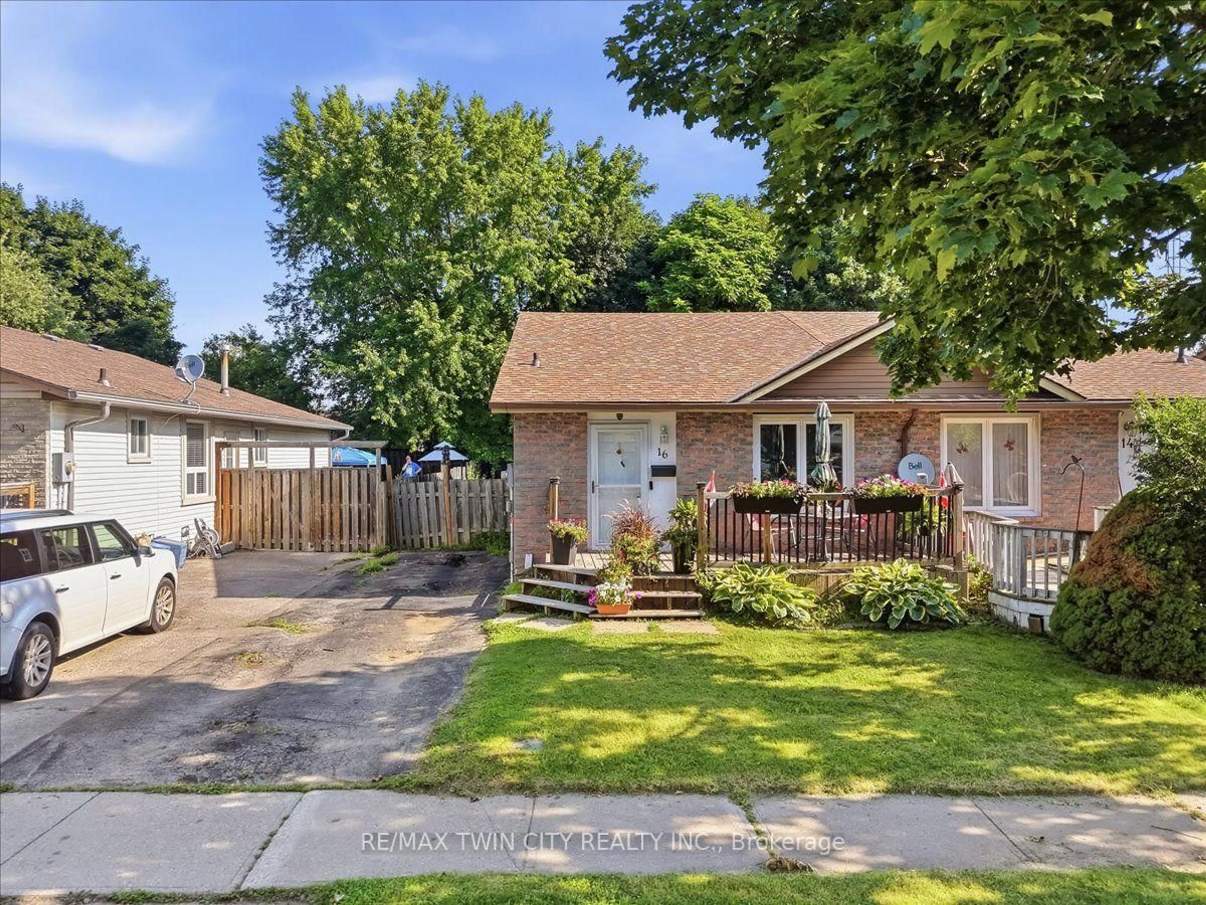 A pic from outside/outdoor area/front of a property/back of a property/a pic from drone, street for 16 Palomino Dr, Brantford Ontario N3P 1J7