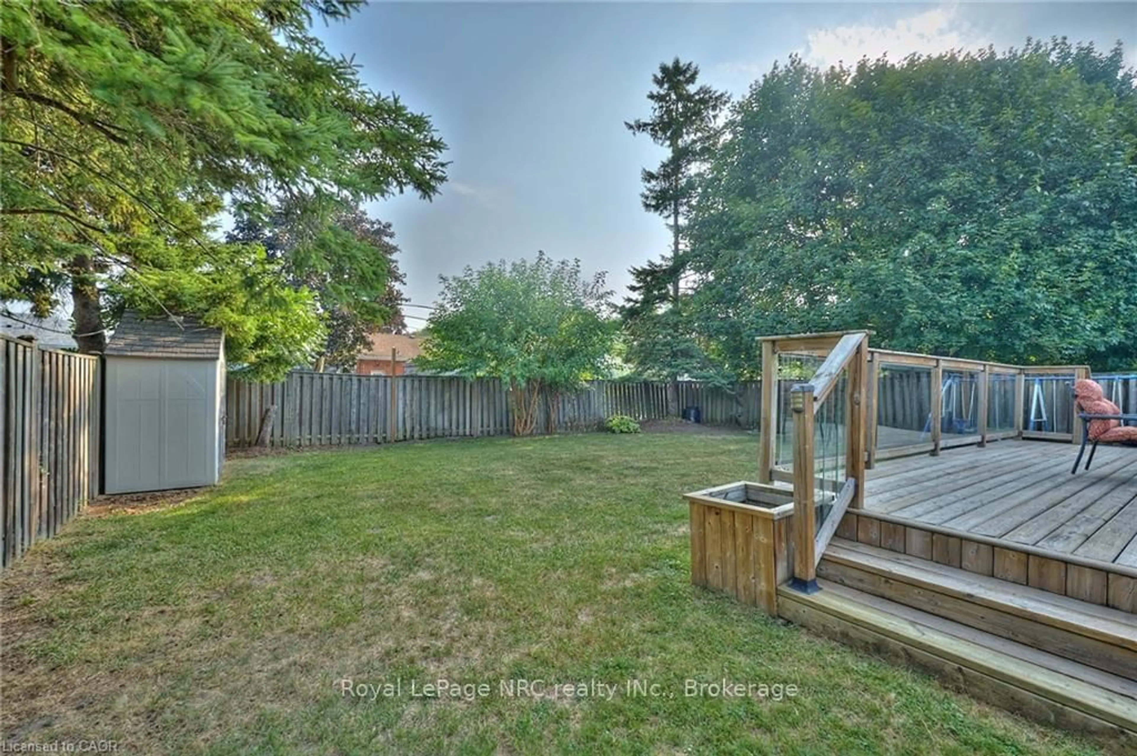 Patio, unknown for 303 Park Ave, Haldimand Ontario N1A 1M7