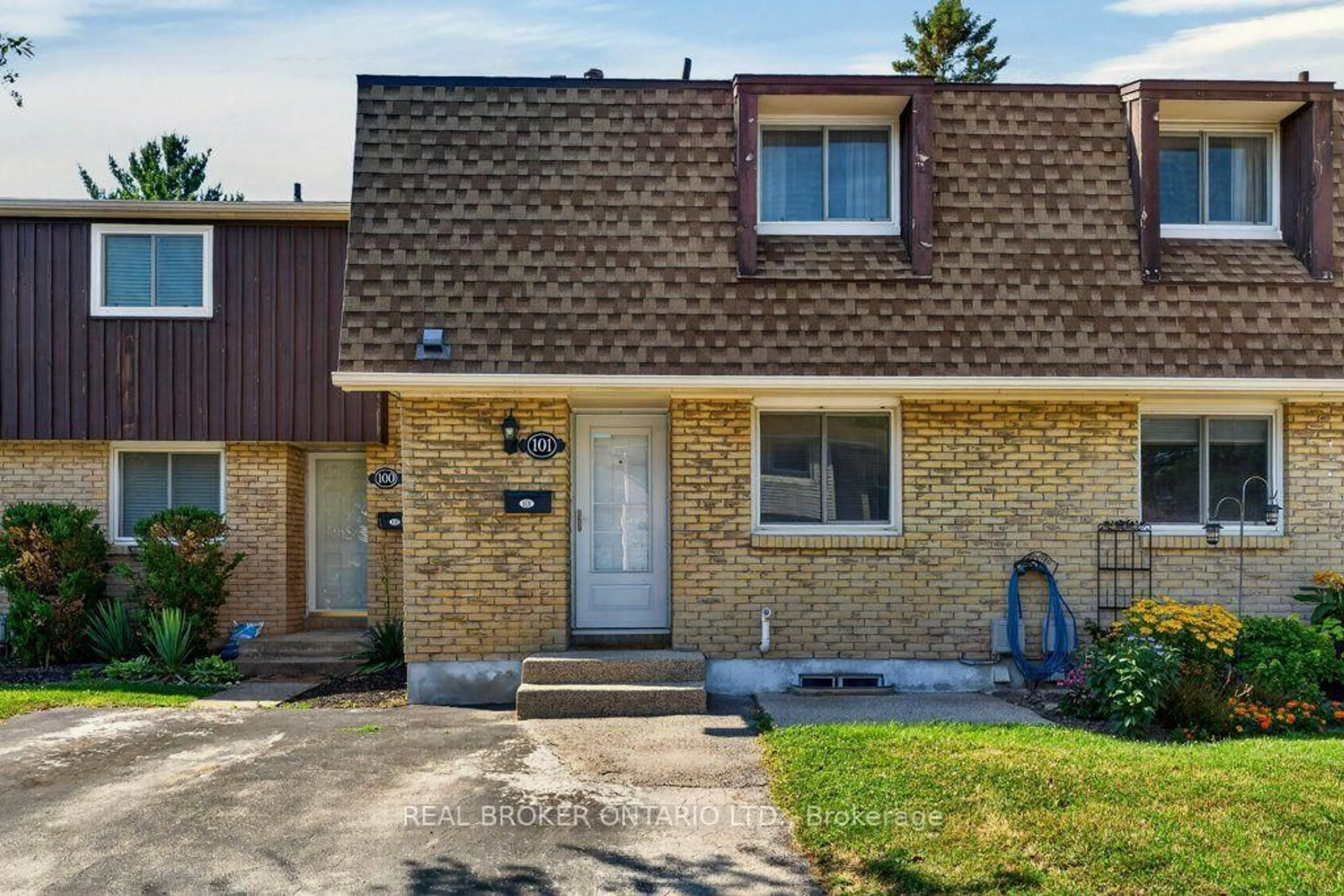 Home with brick exterior material, street for 50 Lakeshore Rd #101, St. Catharines Ontario L2N 6P8