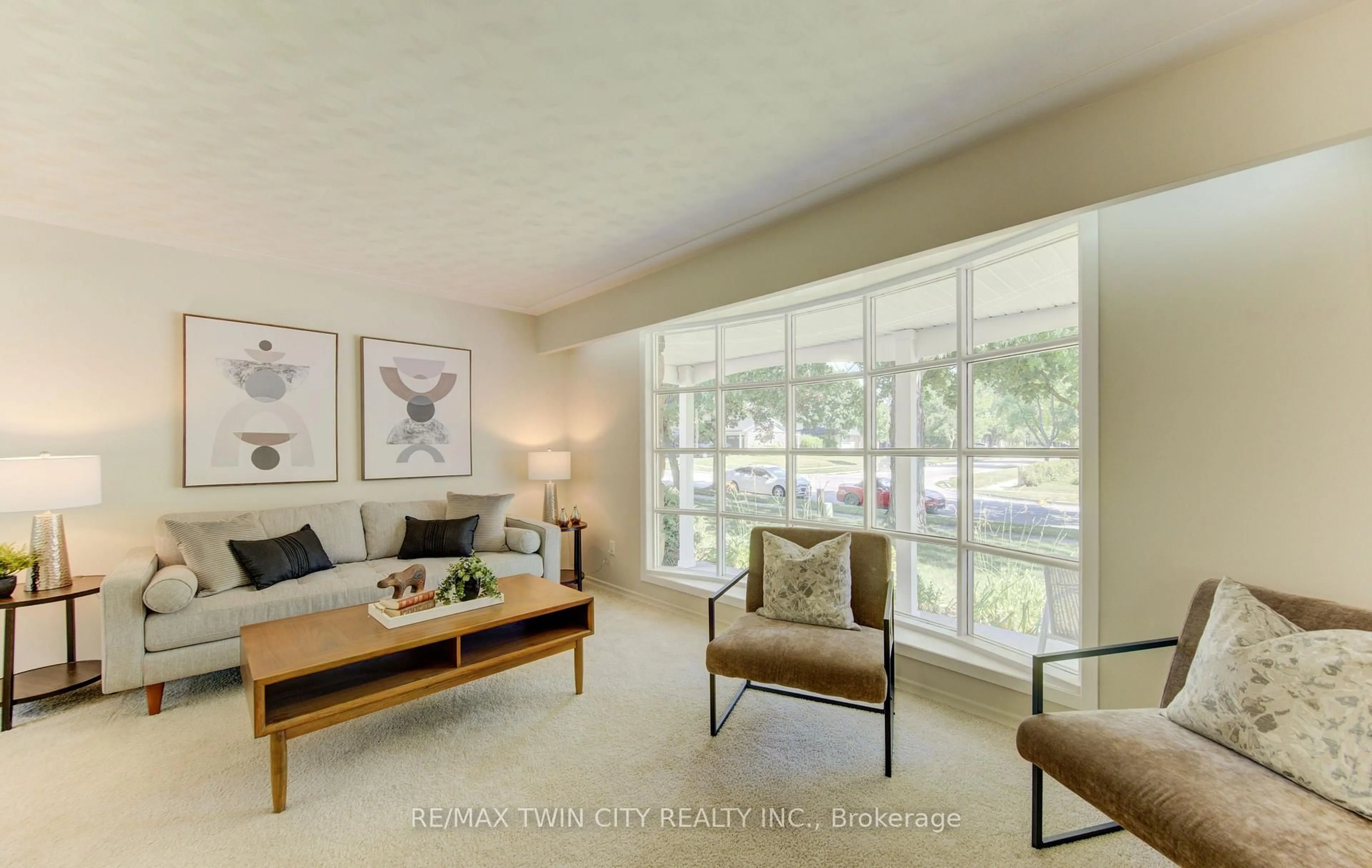 Living room with furniture, unknown for 26 Penrose Ave, Waterloo Ontario N2A 1E8