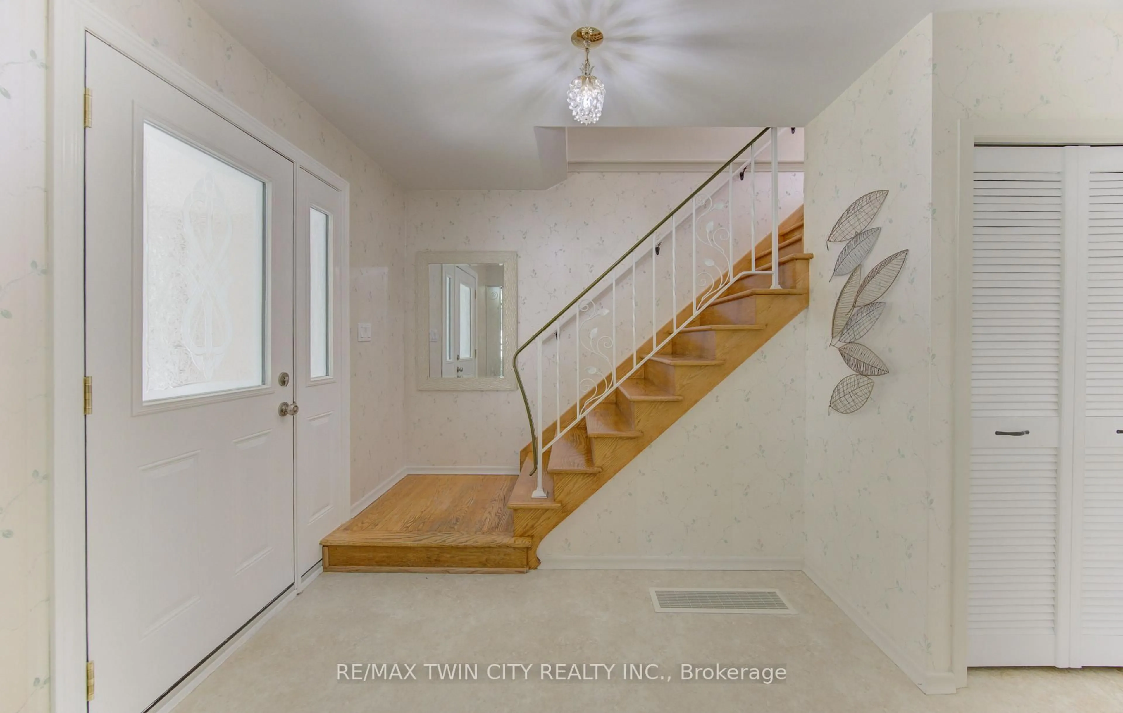 Unknown for 26 Penrose Ave, Waterloo Ontario N2A 1E8