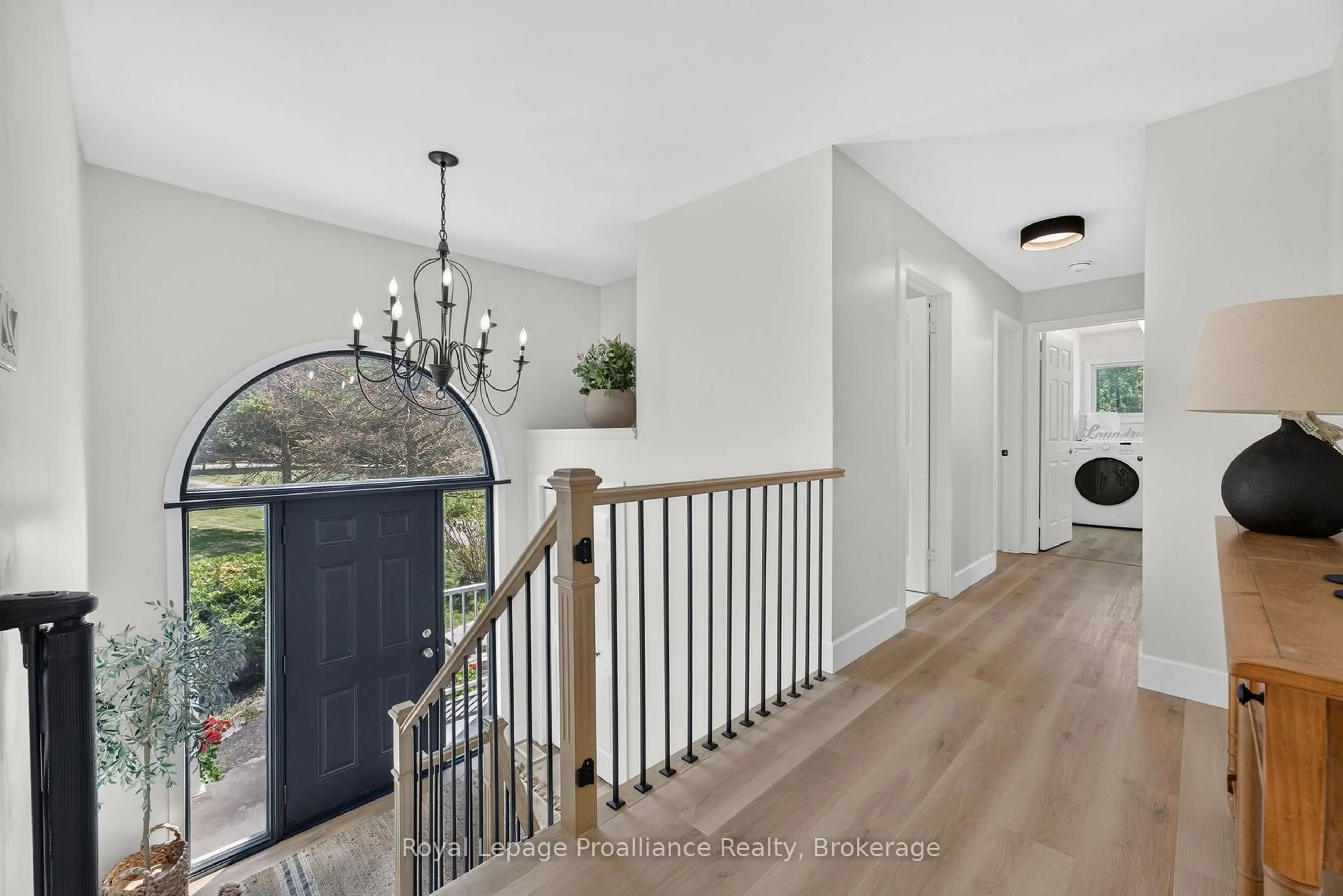 Indoor entryway for 3561 Vienna Cres, Mcdonalds Corners Ontario K0H 1M0