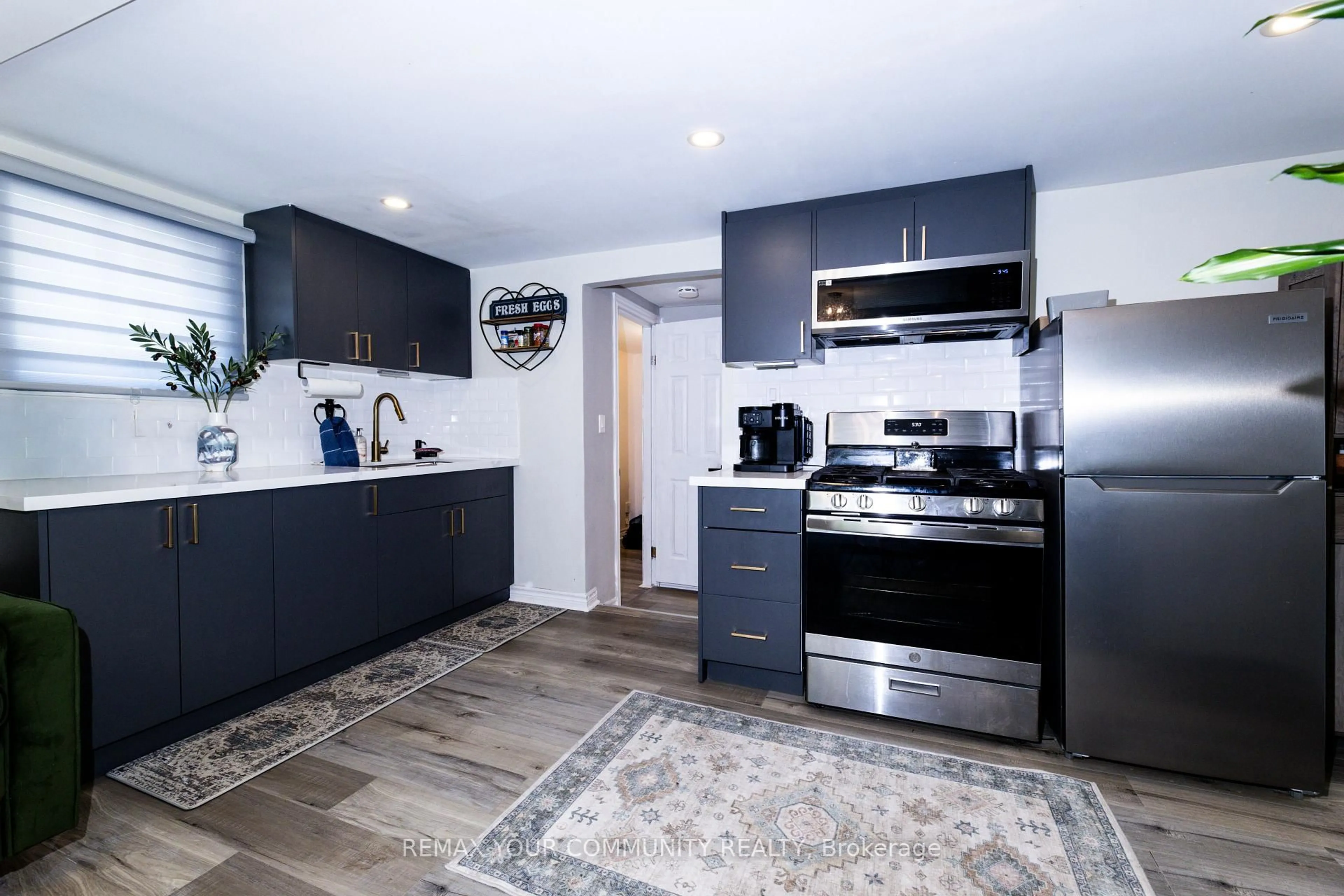 Open concept kitchen, unknown for 47 Mountain St, Grimsby Ontario L3M 3K2