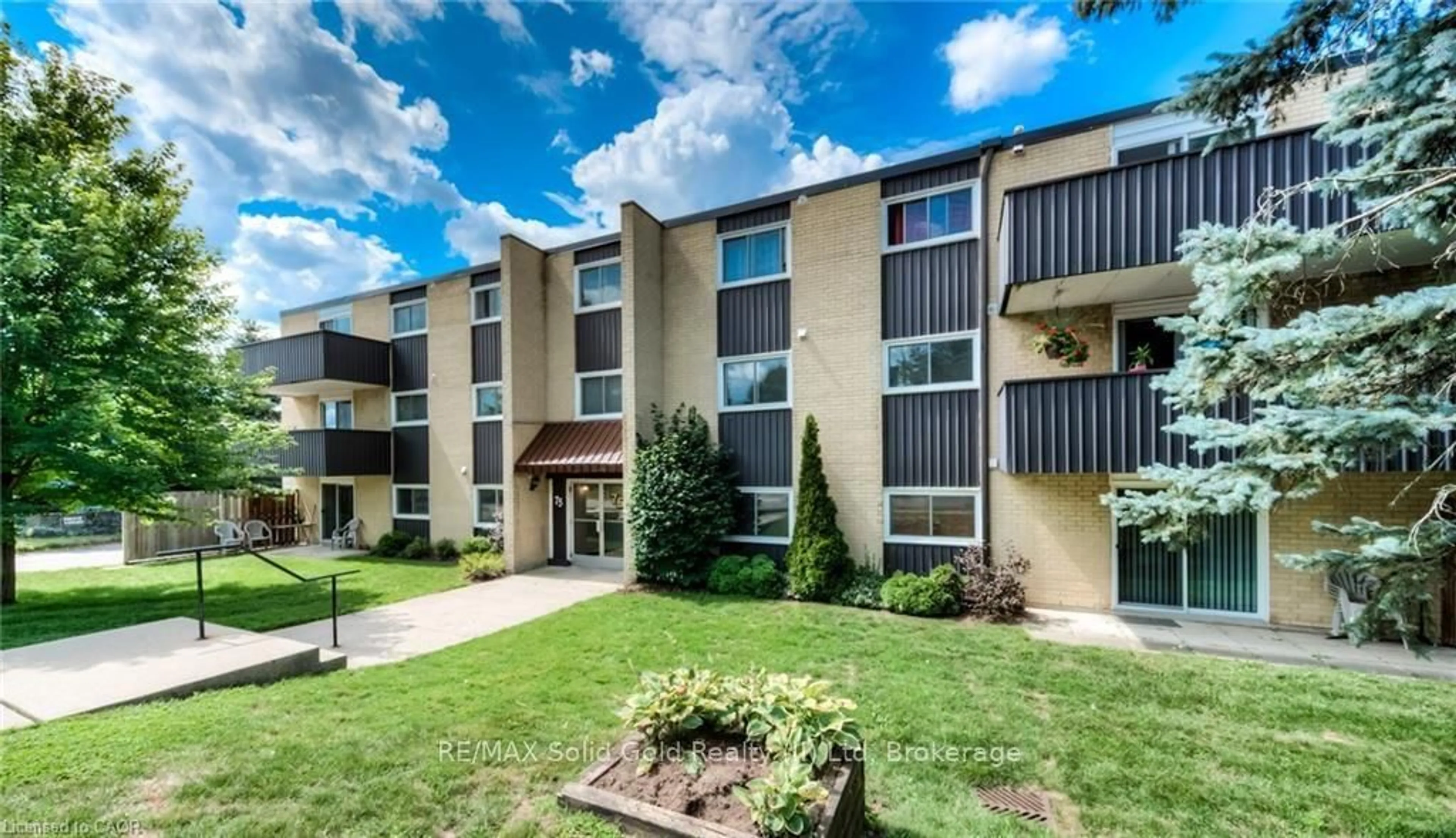 Patio, building for 75 Hazelglen Dr #308, Kitchener Ontario N2M 2E2