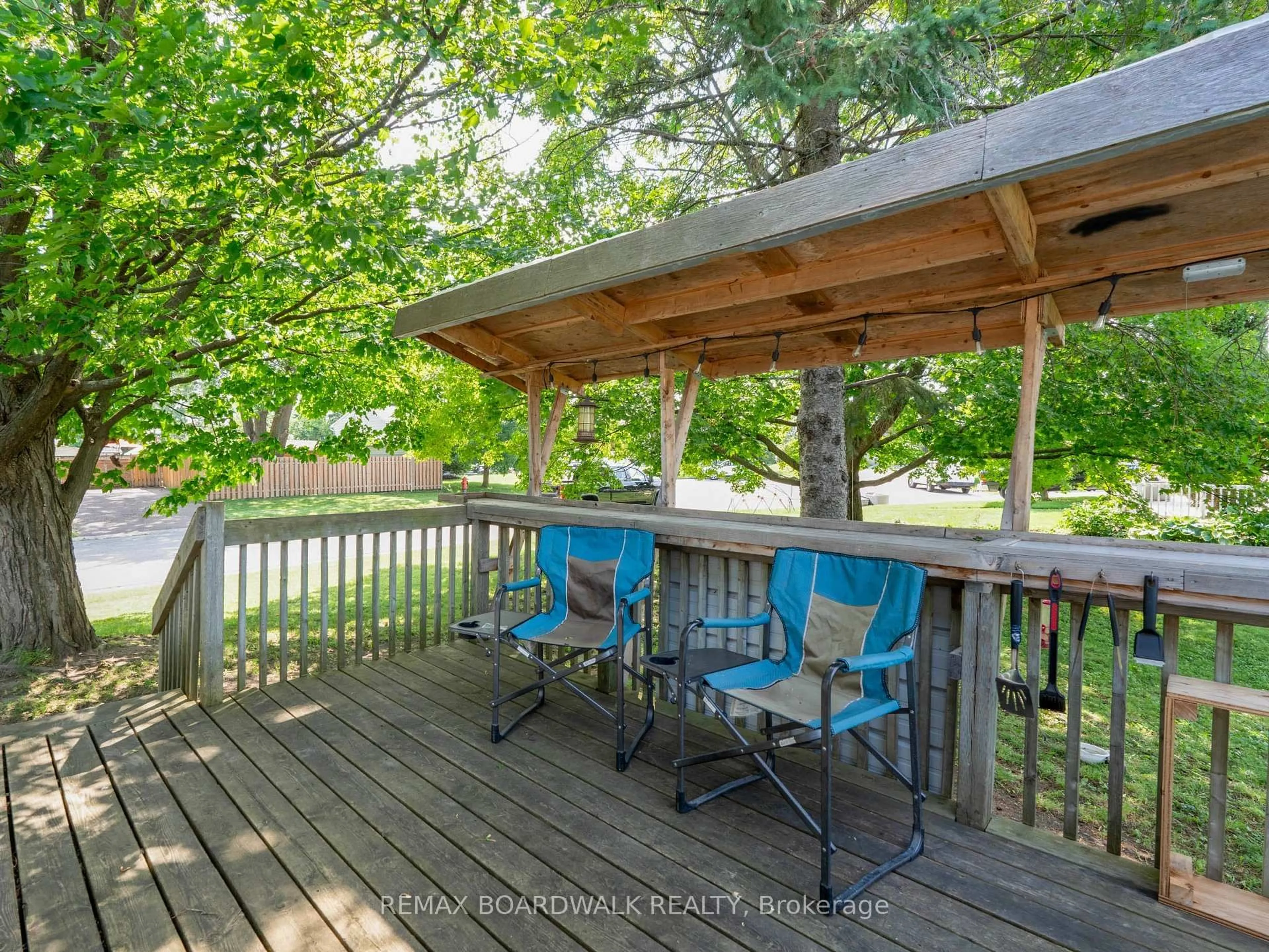 Patio, water/lake/river/ocean view for 5 Laurentian Pl, Arnprior Ontario K7S 2X8