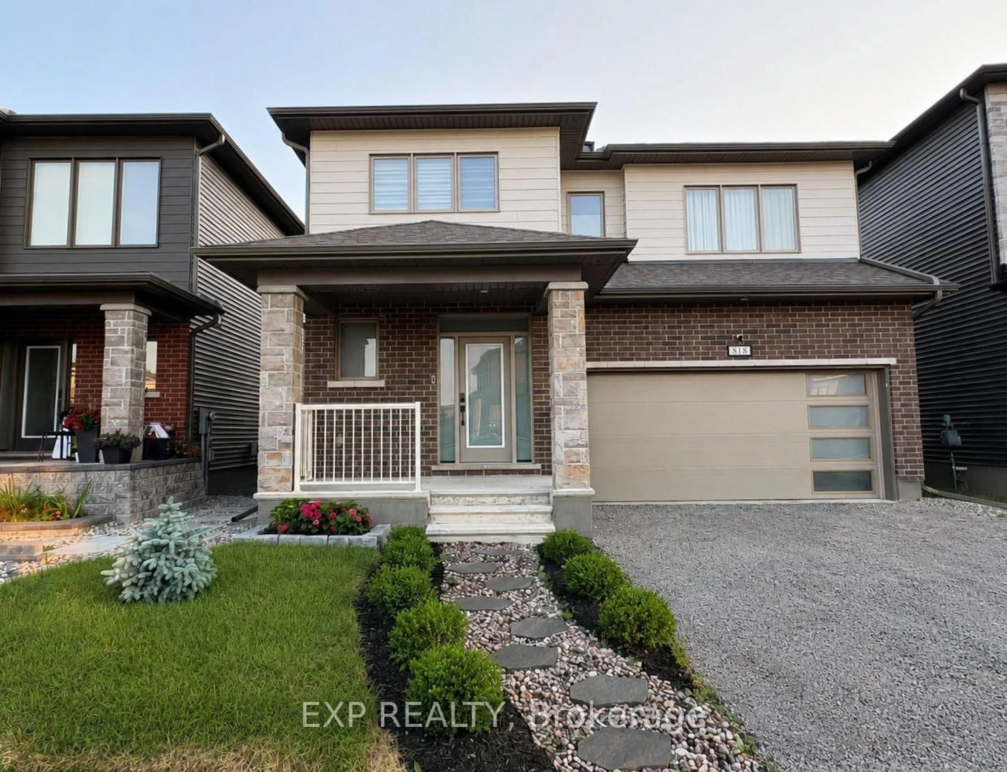 Home with brick exterior material, street for 818 Crossgate St, Ottawa Ontario K2J 7E3