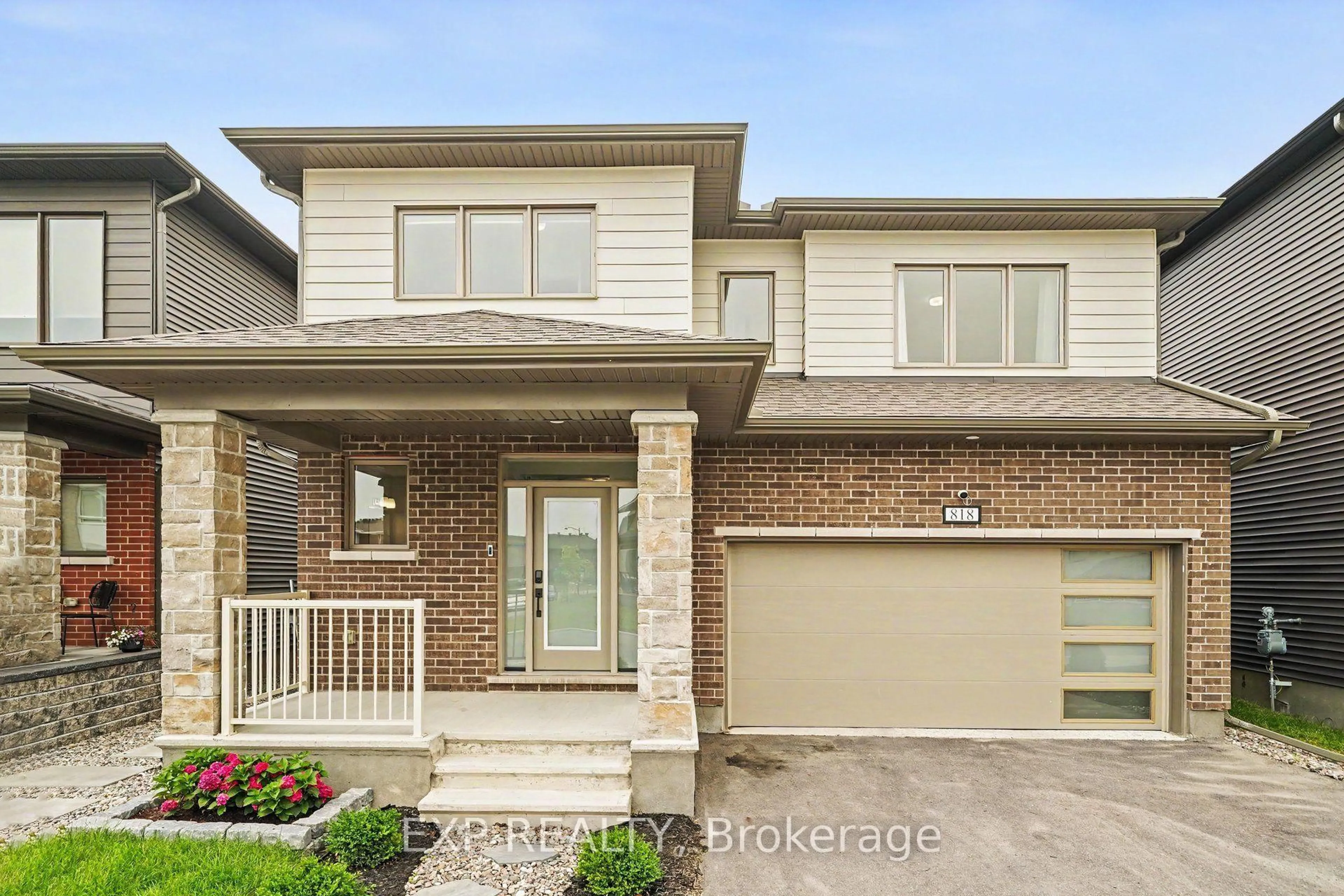 Home with brick exterior material, street for 818 Crossgate St, Ottawa Ontario K2J 7E3