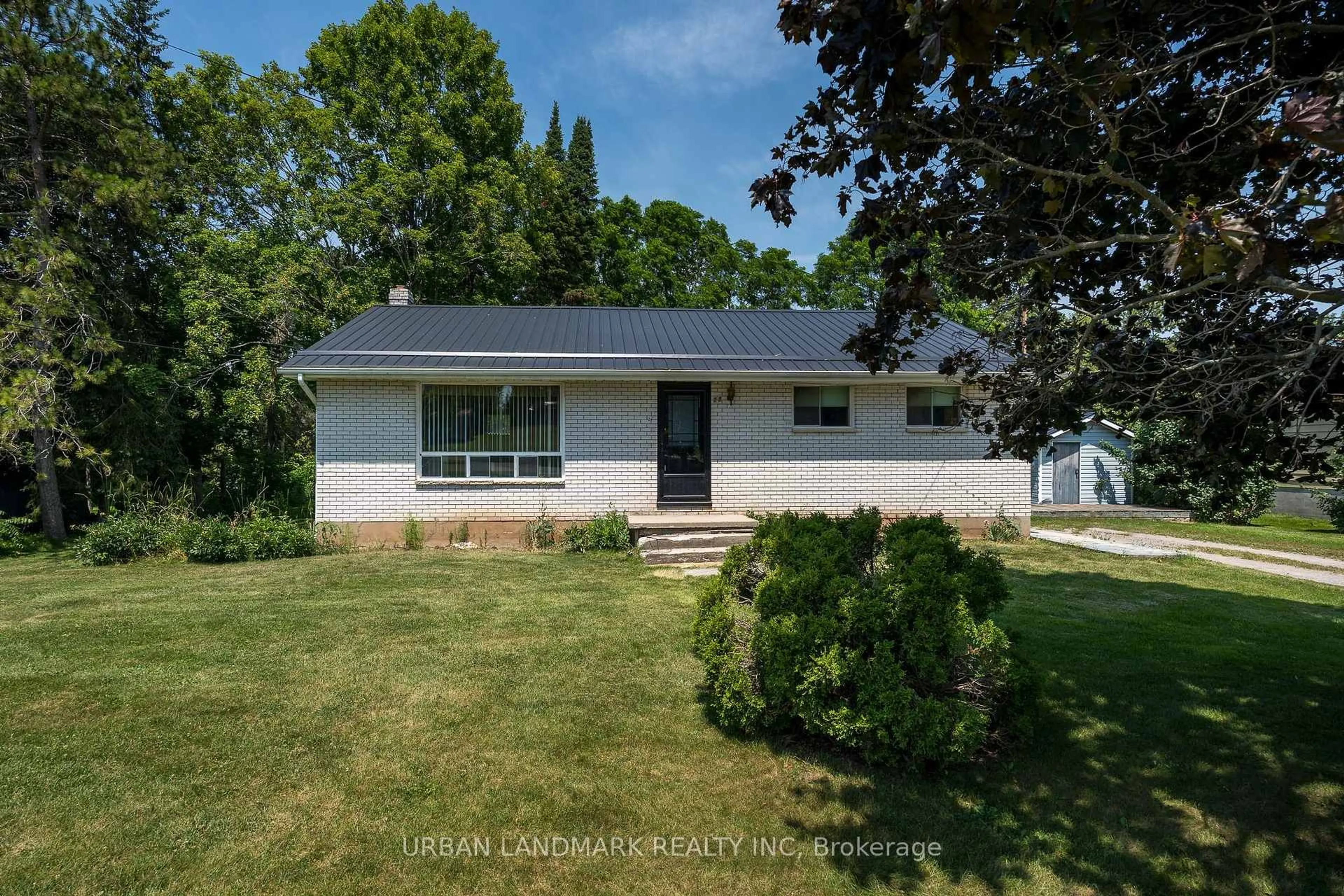 Home with vinyl exterior material, street for 22 Queen Victoria St, Madoc Ontario K0K 2K0