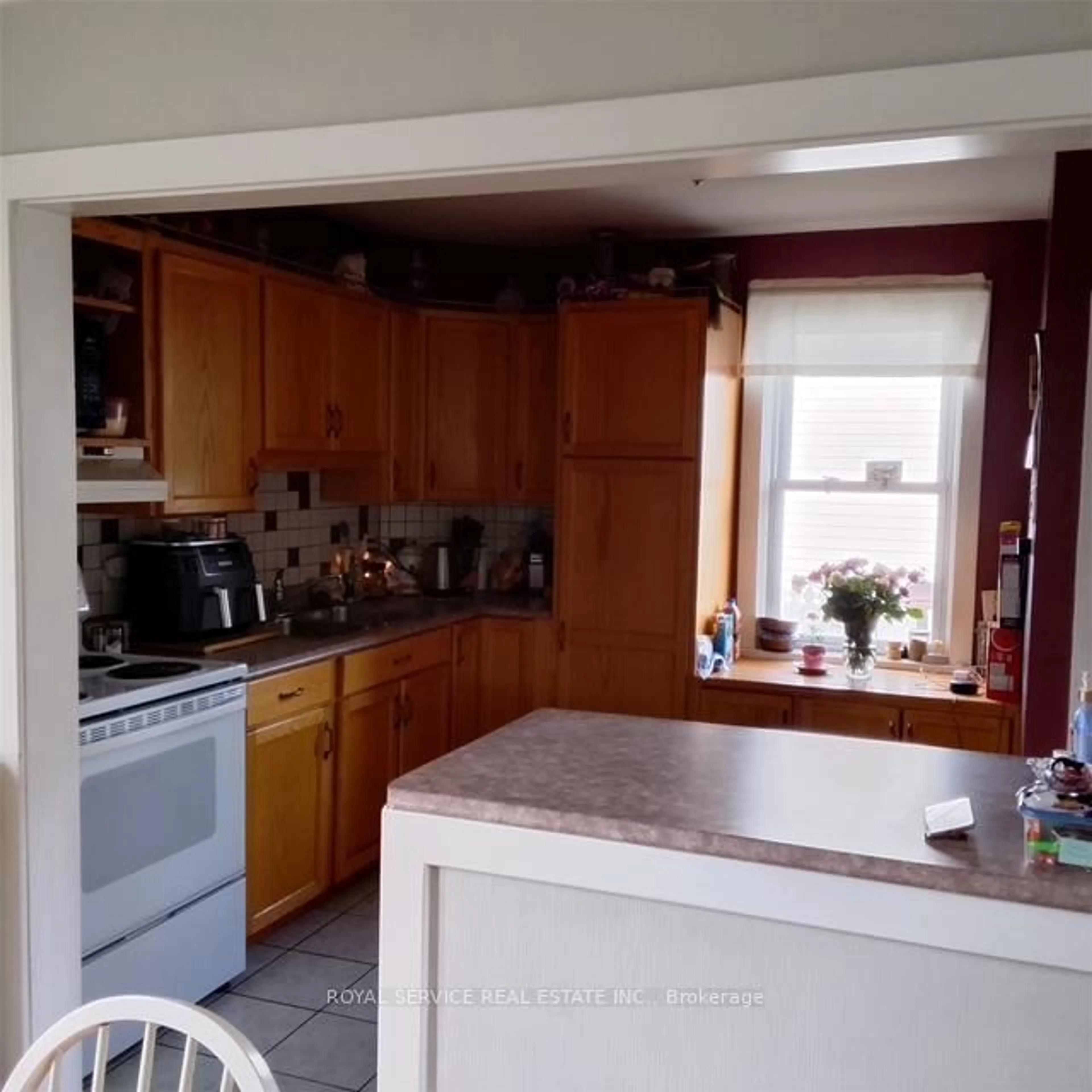 Standard kitchen, unknown for 42 Harcourt St, Port Hope Ontario L1A 1M4