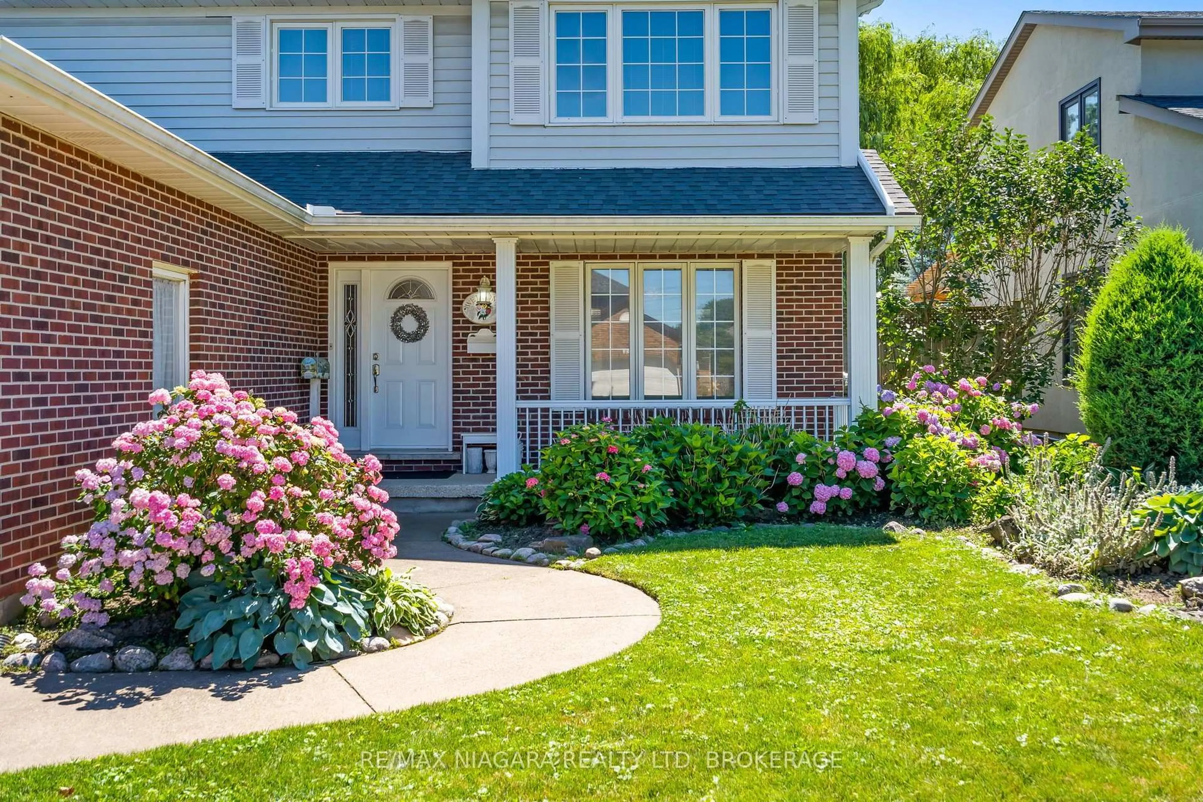 Home with brick exterior material, street for 6370 Emma St, Niagara Falls Ontario L2J 4H7