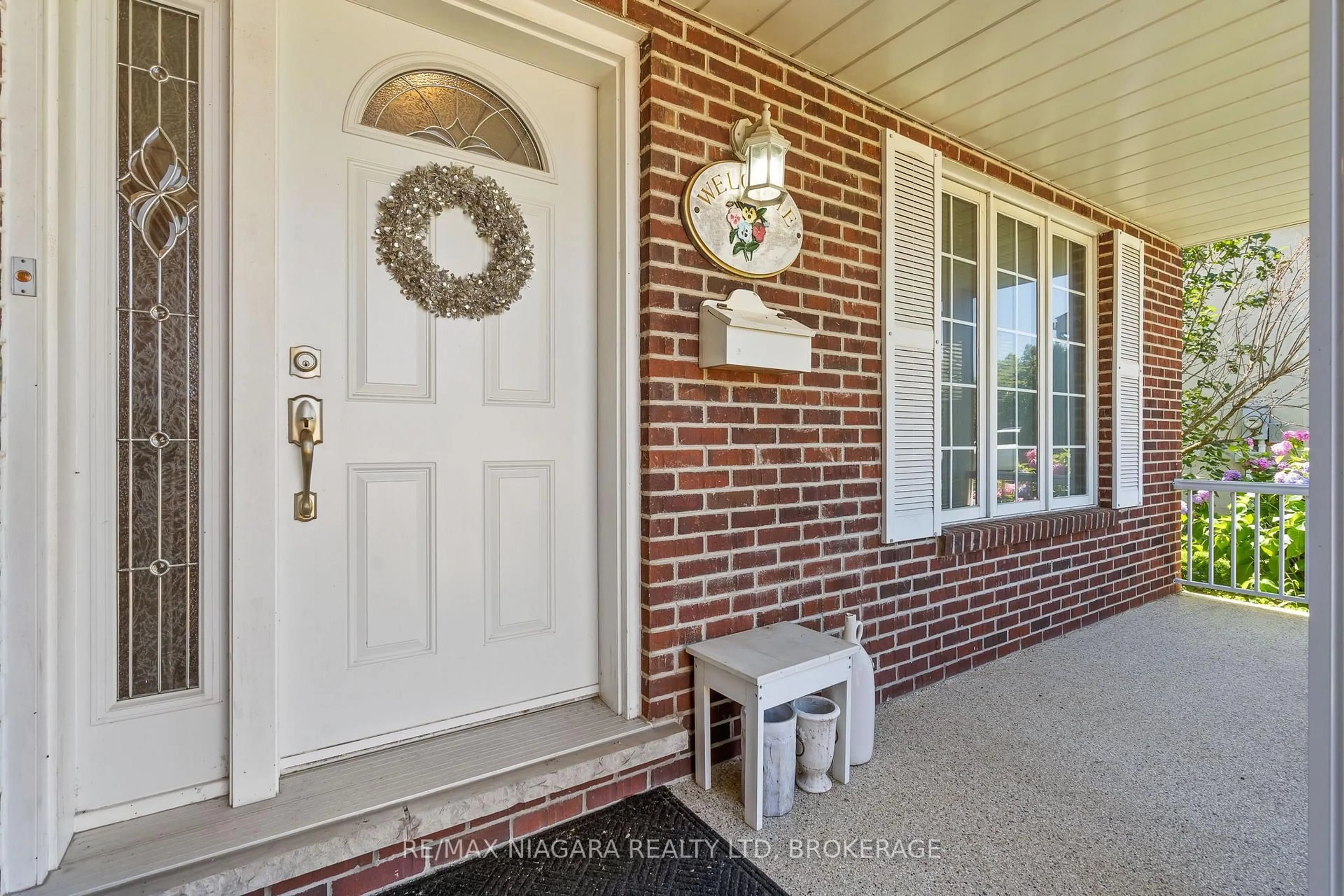 Unknown for 6370 Emma St, Niagara Falls Ontario L2J 4H7