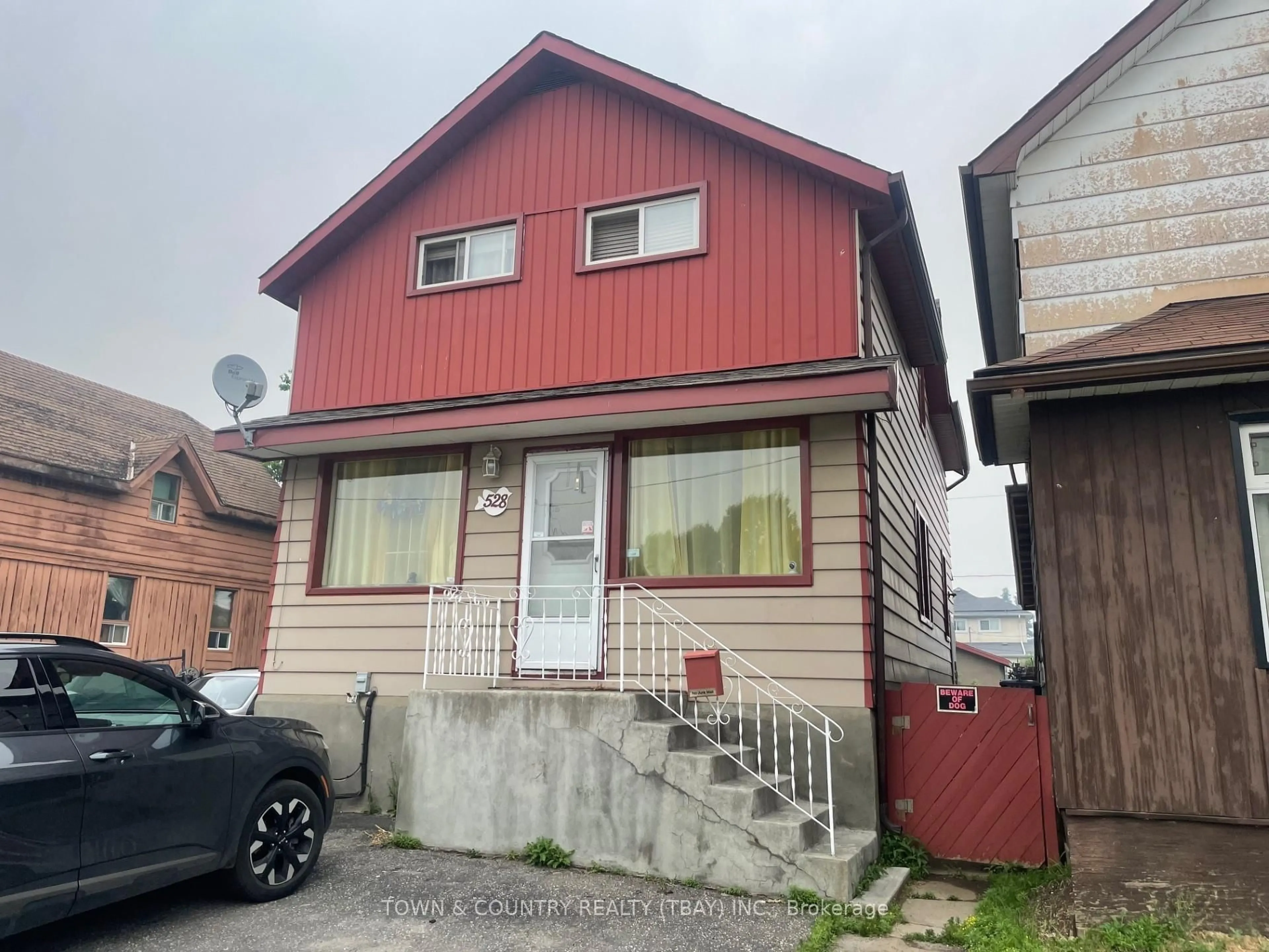 Unknown for 528 McDonald St, Thunder Bay Ontario P7C 3C9