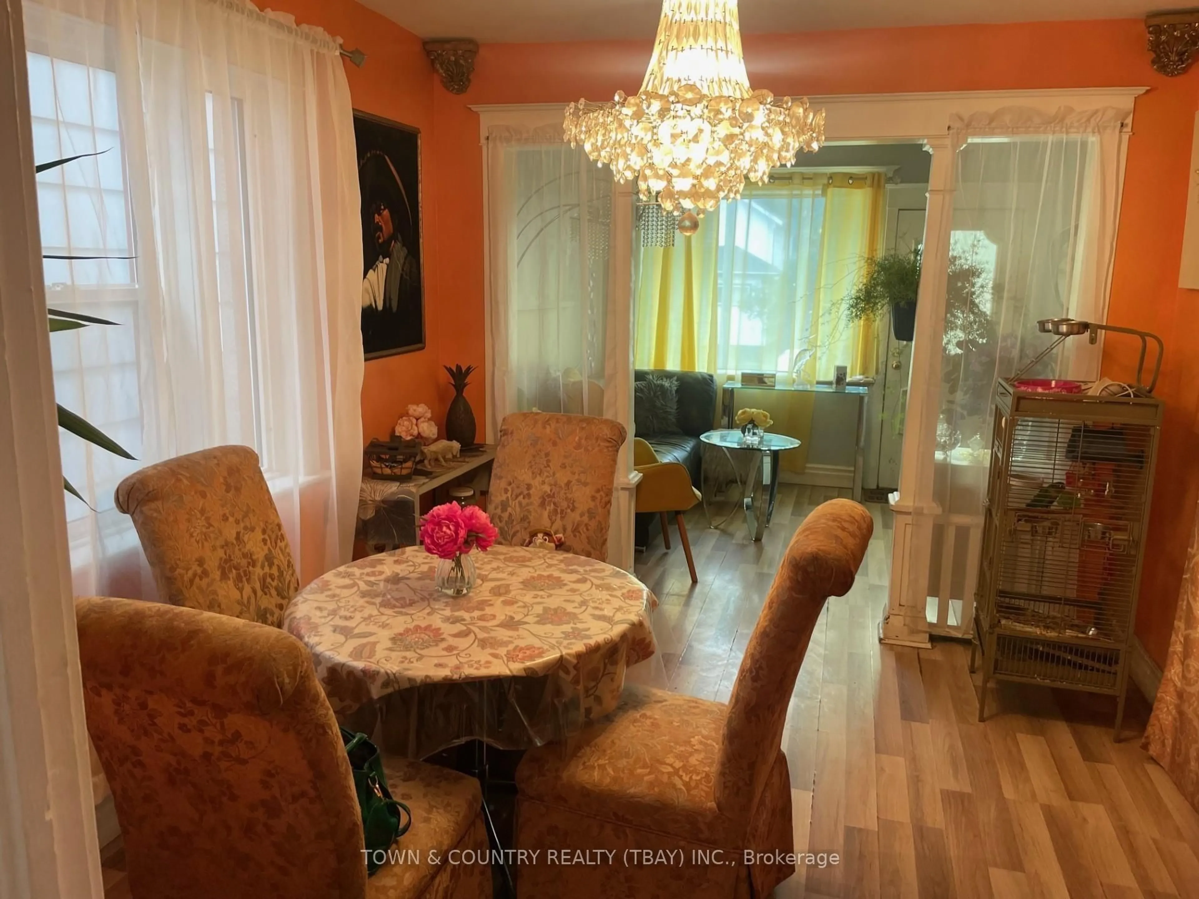Dining room, wood/laminate floor for 528 McDonald St, Thunder Bay Ontario P7C 3C9