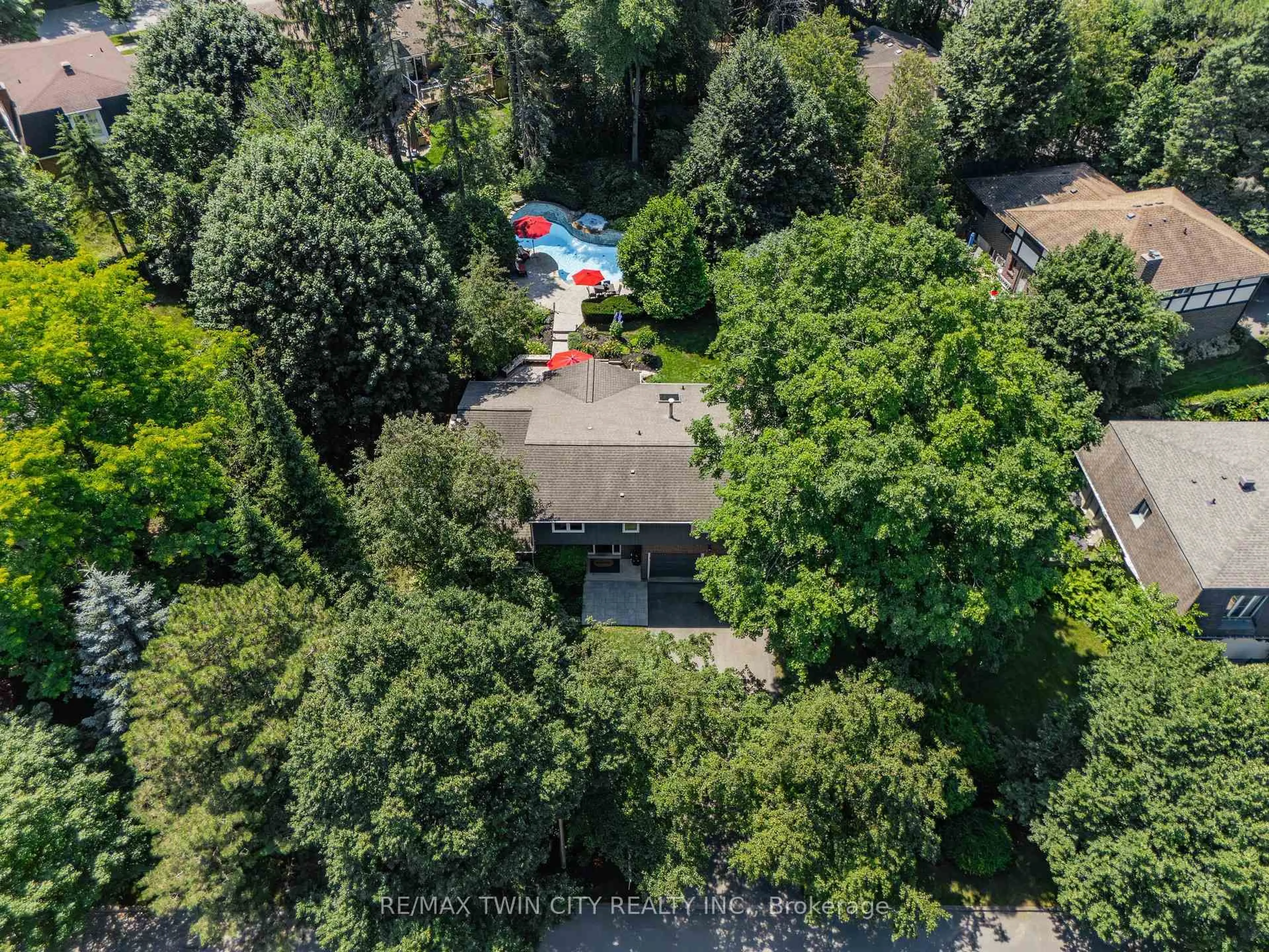 A pic from outside/outdoor area/front of a property/back of a property/a pic from drone, forest/trees view for 337 Marlowe Dr, Waterloo Ontario N2L 5A5