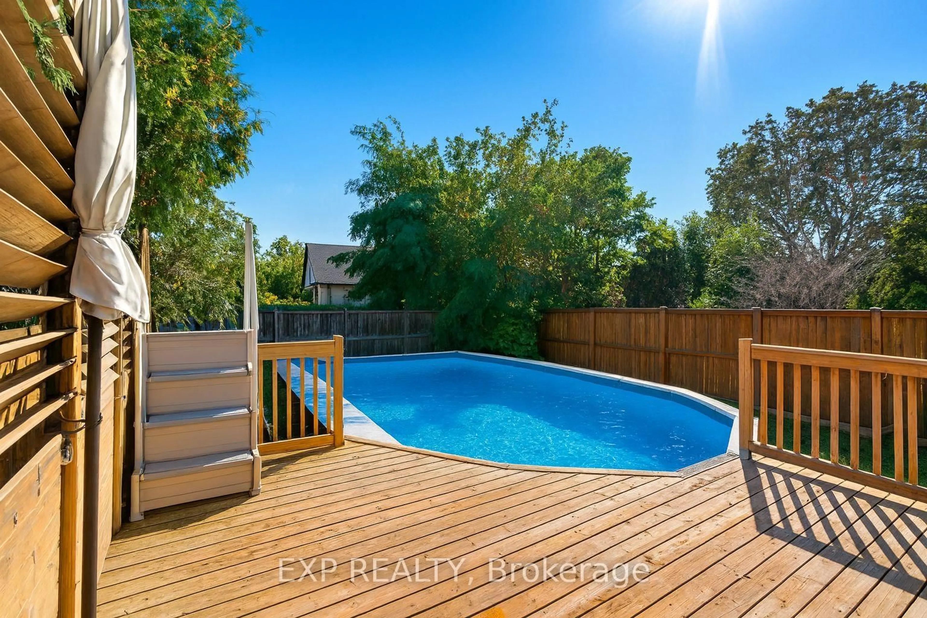 Pool for 5904 Prospect St, Niagara Falls Ontario L2G 1G8