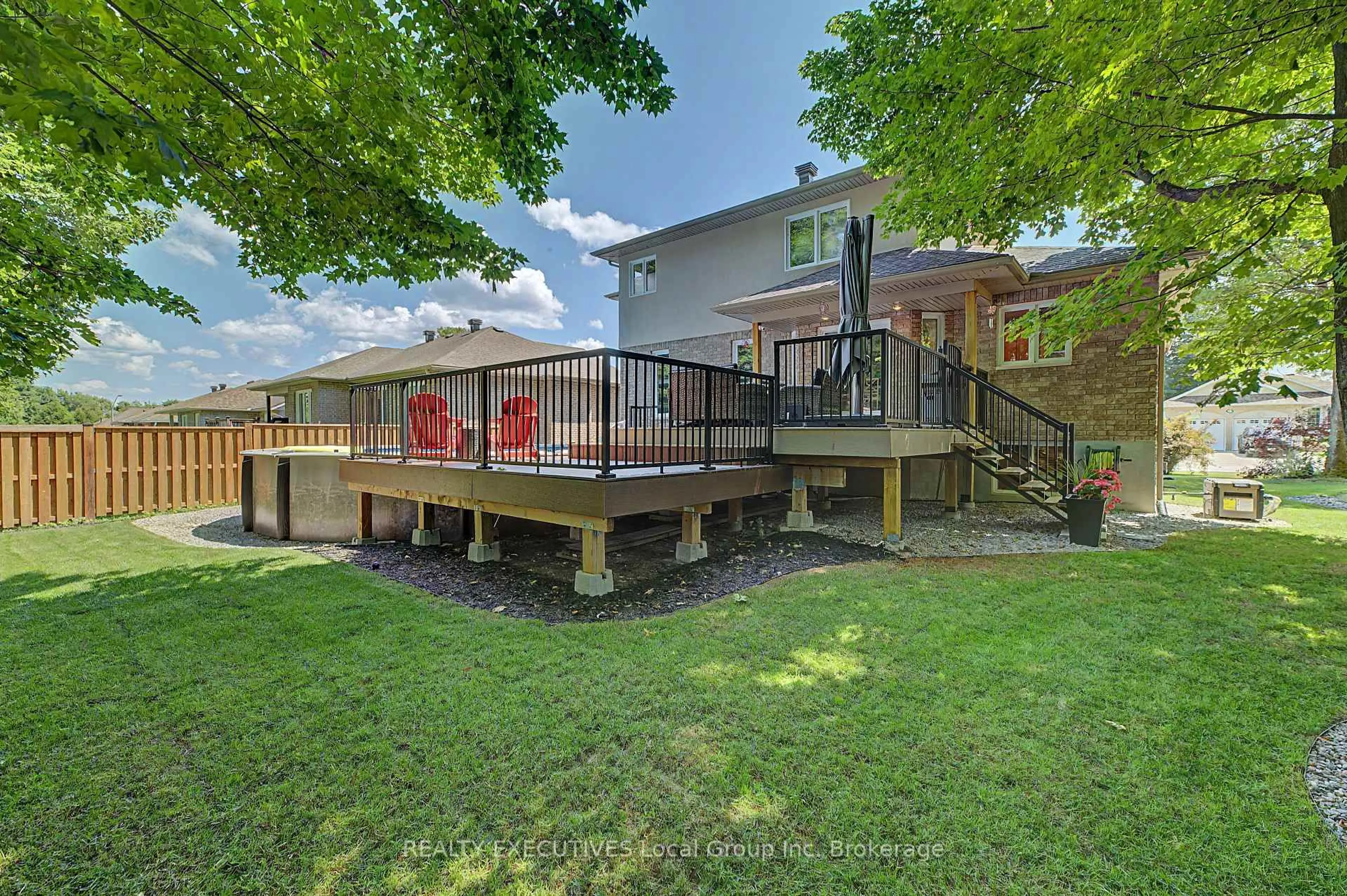 Patio, unknown for 16 VERMONT Cres, North Bay Ontario P1C 1L5