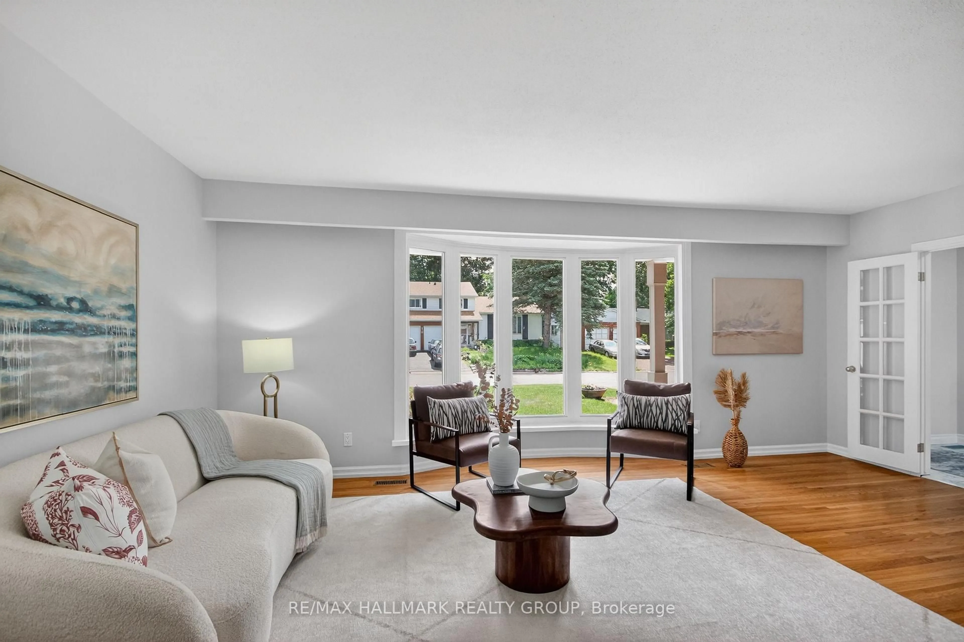 Living room with furniture, unknown for 37 Parkwood Cres, Ottawa Ontario K1B 3J5