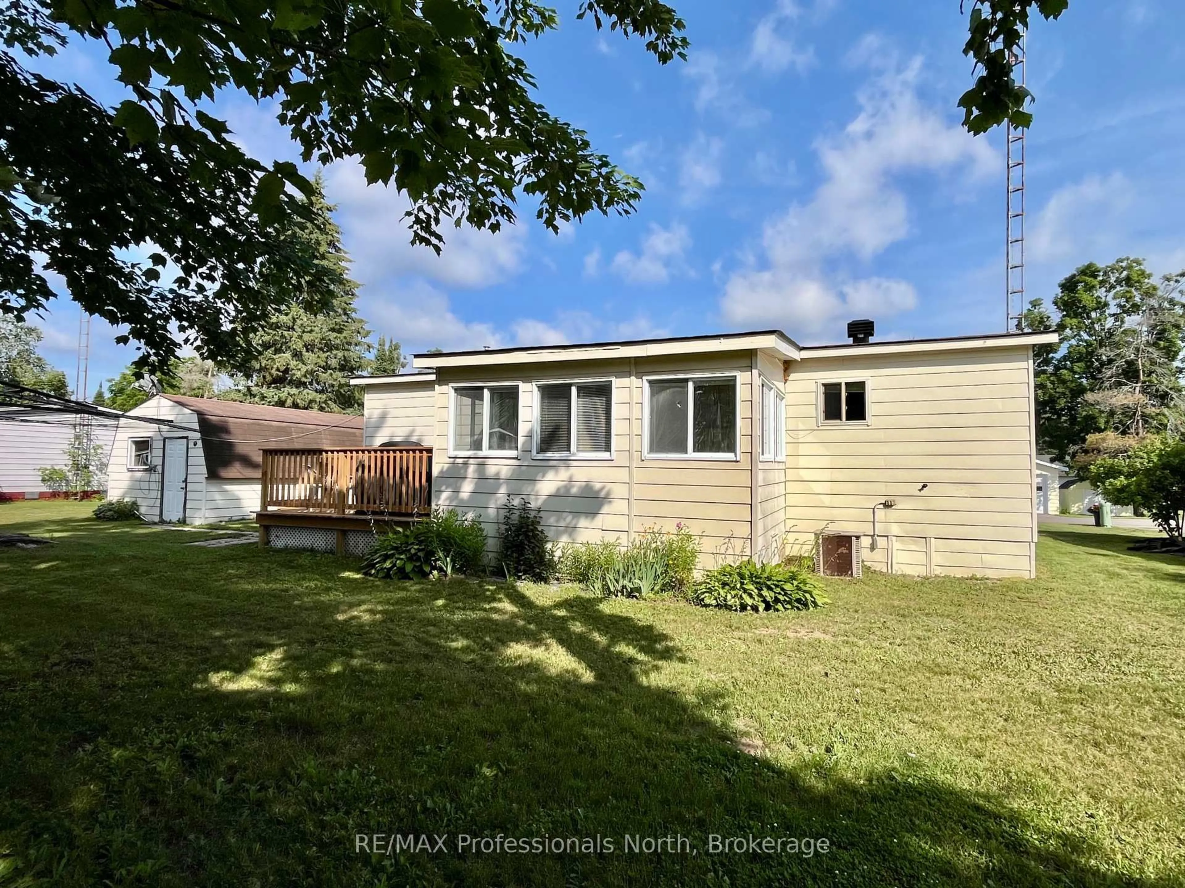 A pic from outside/outdoor area/front of a property/back of a property/a pic from drone, unknown for 1034 Eighth Lane, Minden Hills Ontario K0M 2K0
