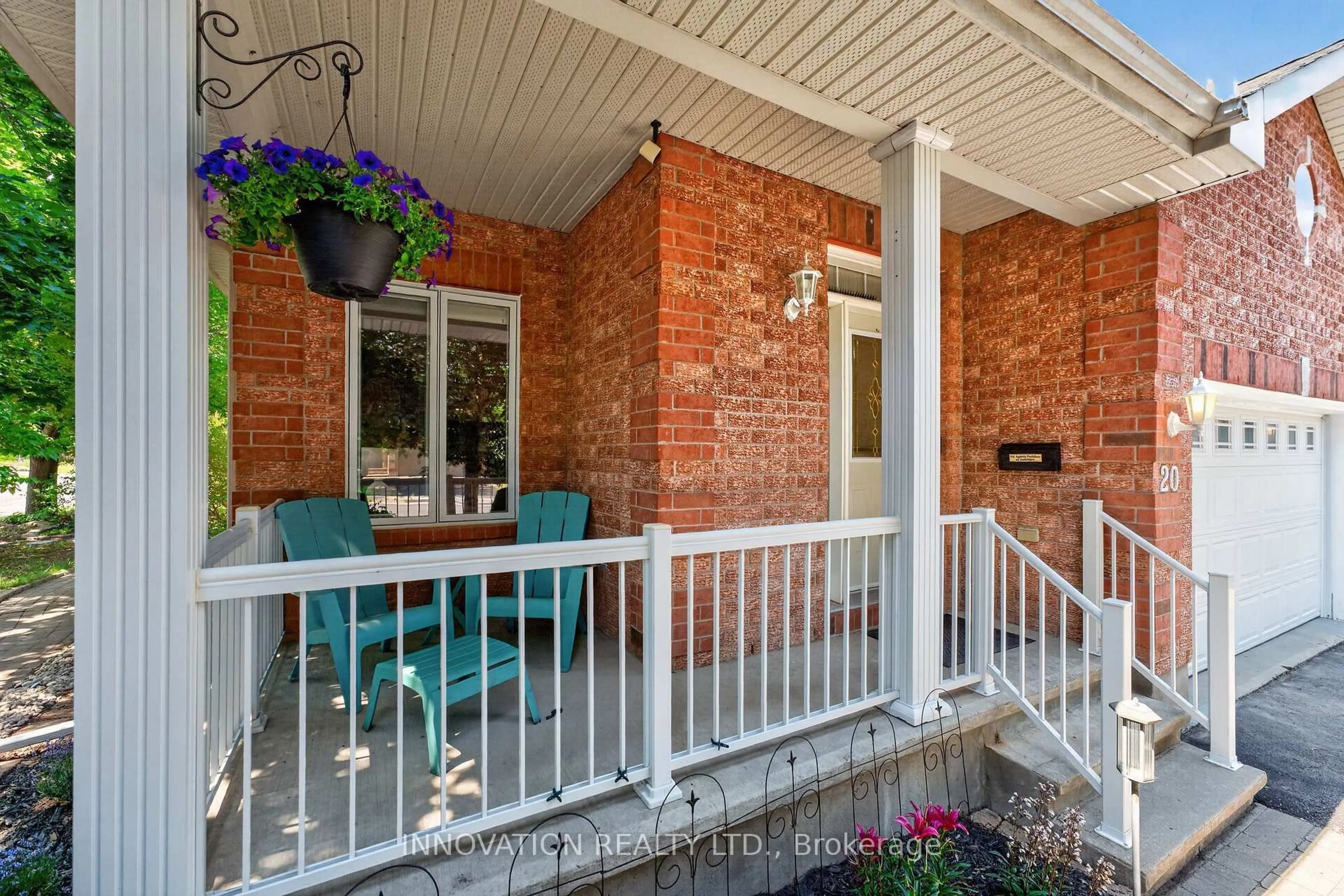 Patio, street for 20 Peikoff Cres, Ottawa Ontario K2K 3K8