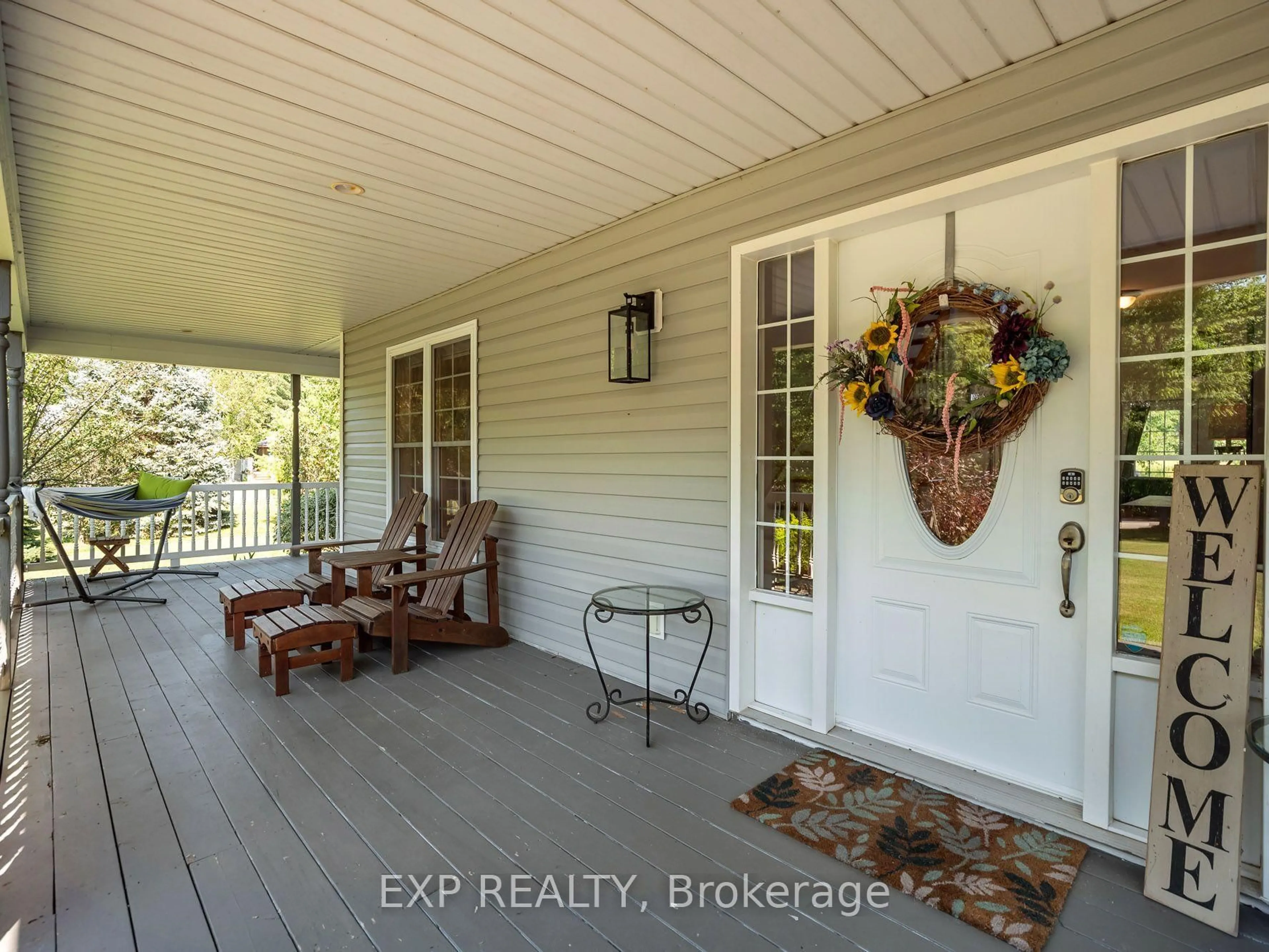 Indoor entryway for 1578 RIDGE Rd, Fort Erie Ontario L0S 1N0