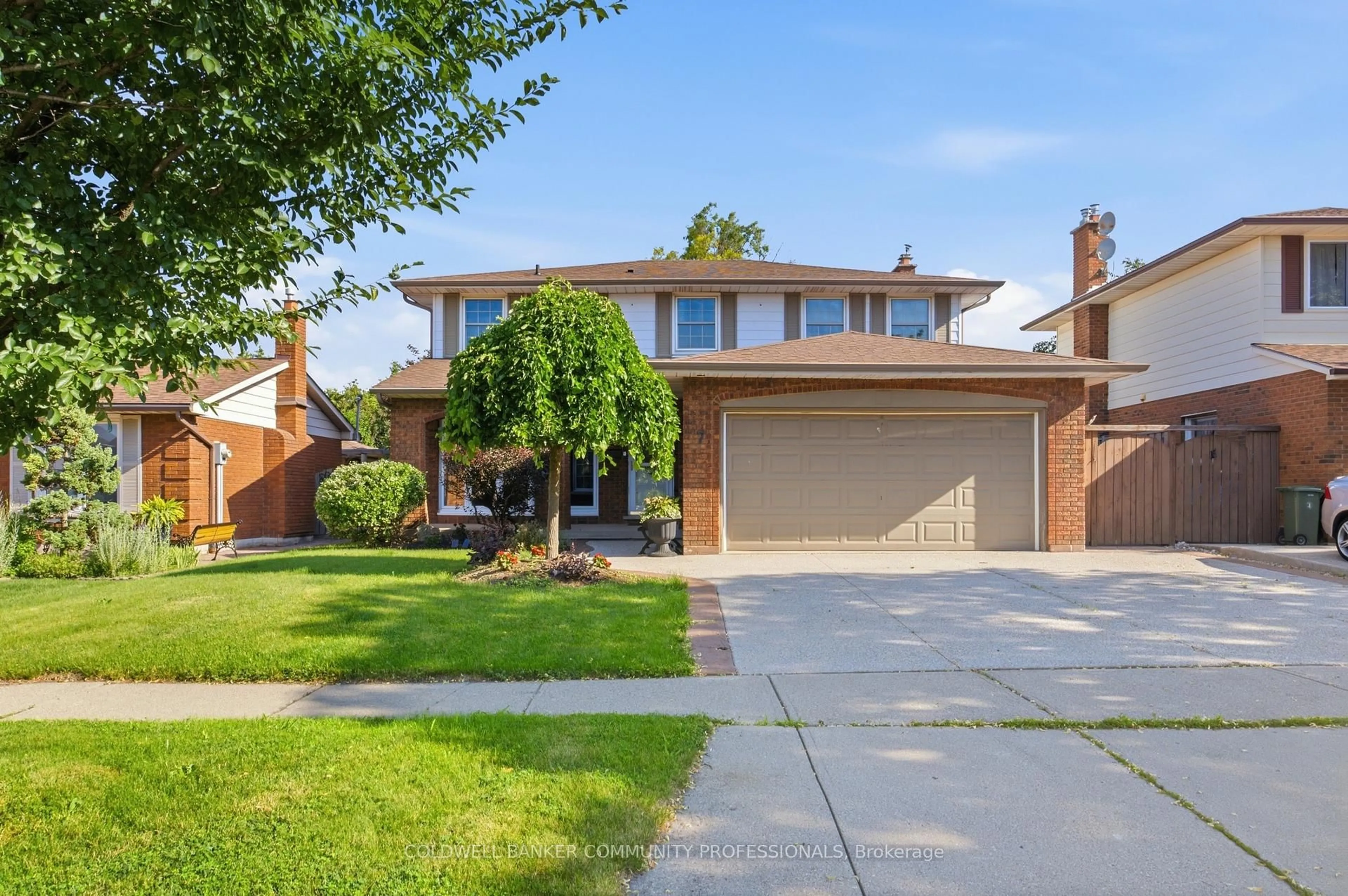 Home with brick exterior material, street for 7 Apex Crt, Hamilton Ontario L8J 1J2
