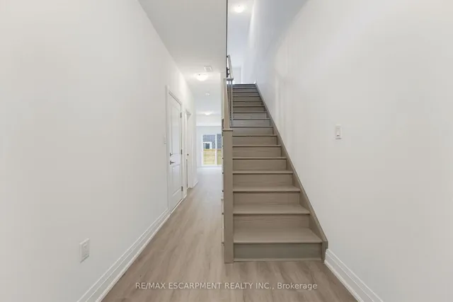 10 CLEAR VALLEY Lane, Hamilton 2