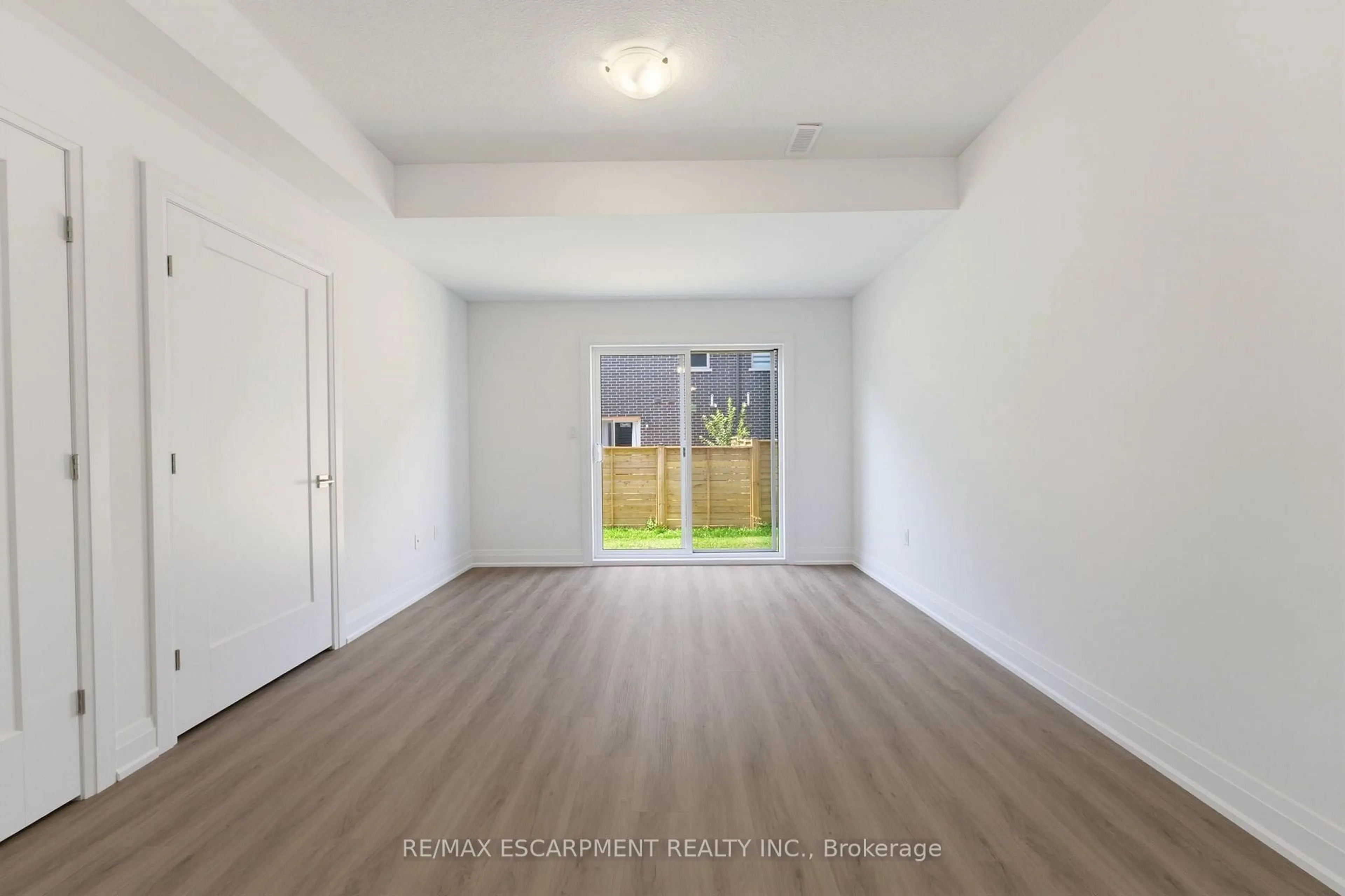 A pic of a room for 10 CLEAR VALLEY Lane, Hamilton Ontario L0R 1W0