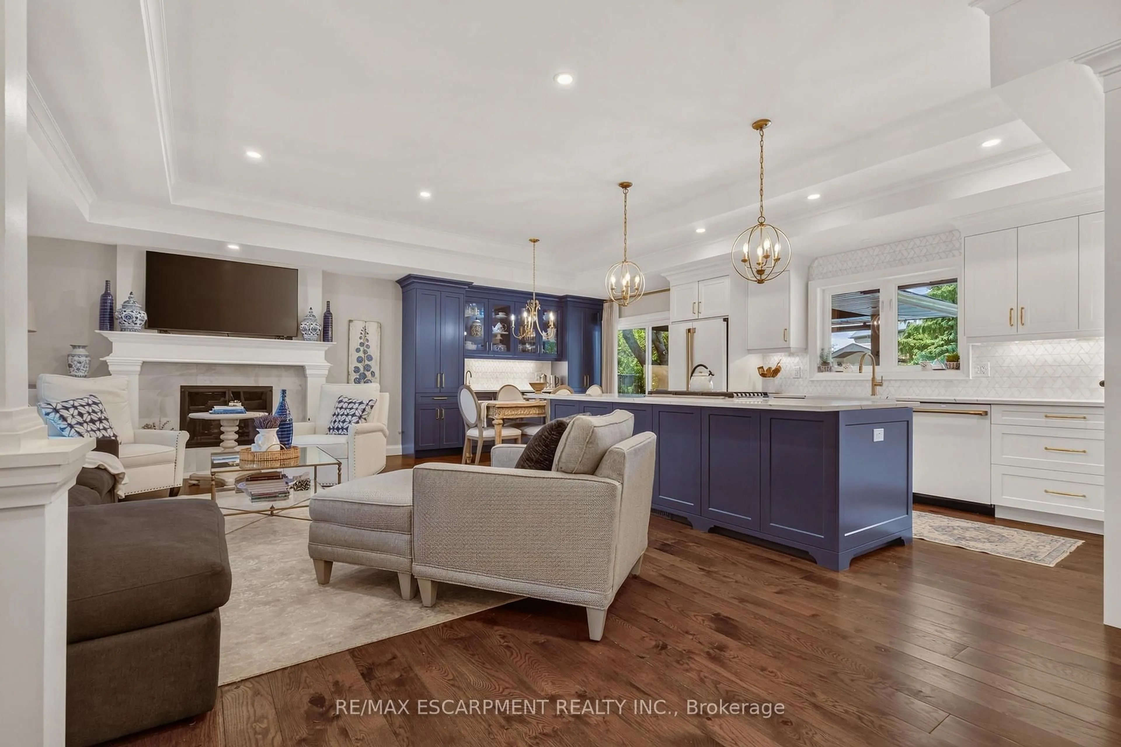 Open concept kitchen, unknown for 302 Harmony Rd, Hamilton Ontario L9G 2T2