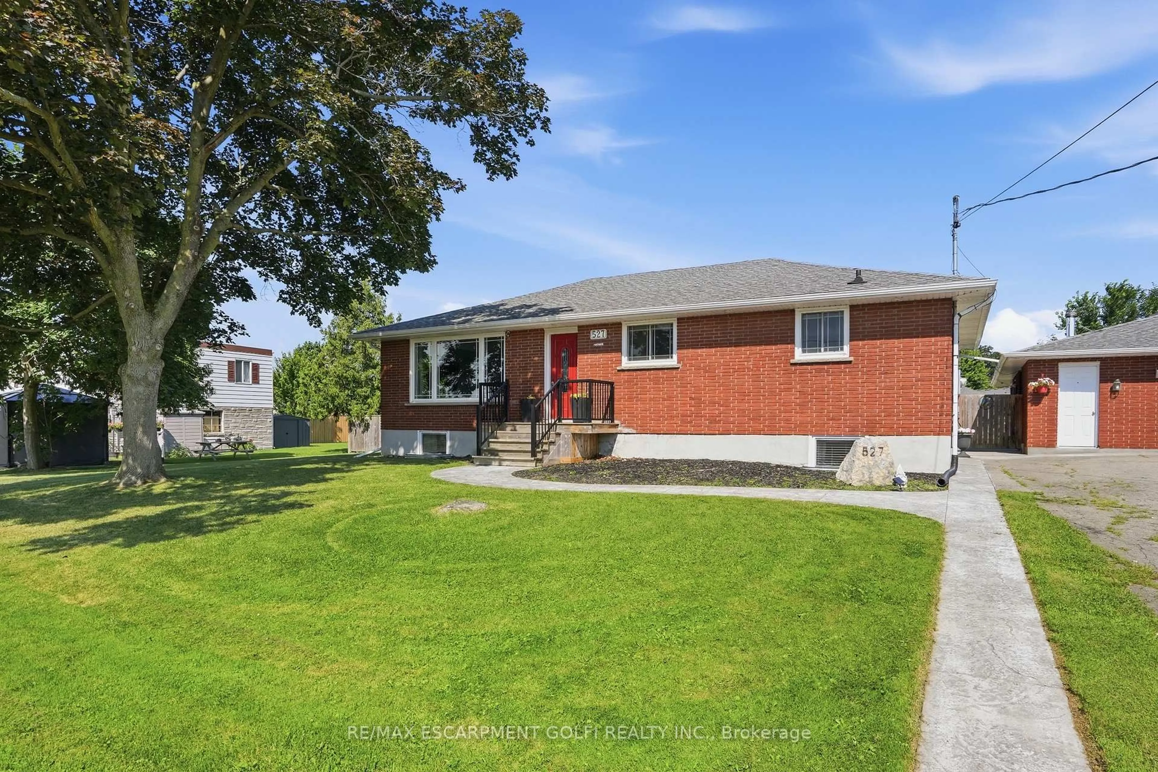 Home with brick exterior material, street for 527 Walden Blvd, Fort Erie Ontario L2A 1S2