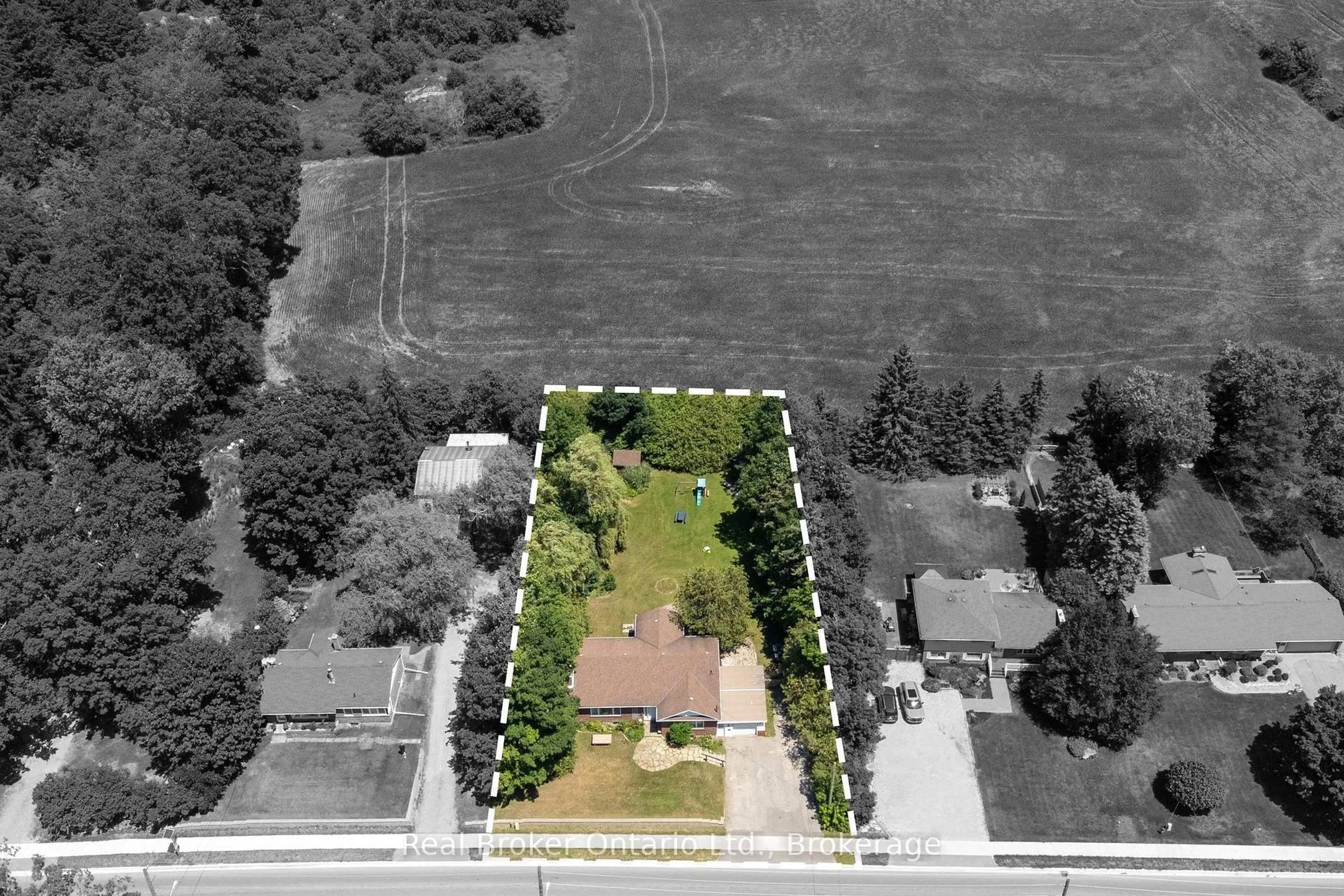 A pic from outside/outdoor area/front of a property/back of a property/a pic from drone, street for 59 Trafalgar Rd, Erin Ontario N0B 1Z0