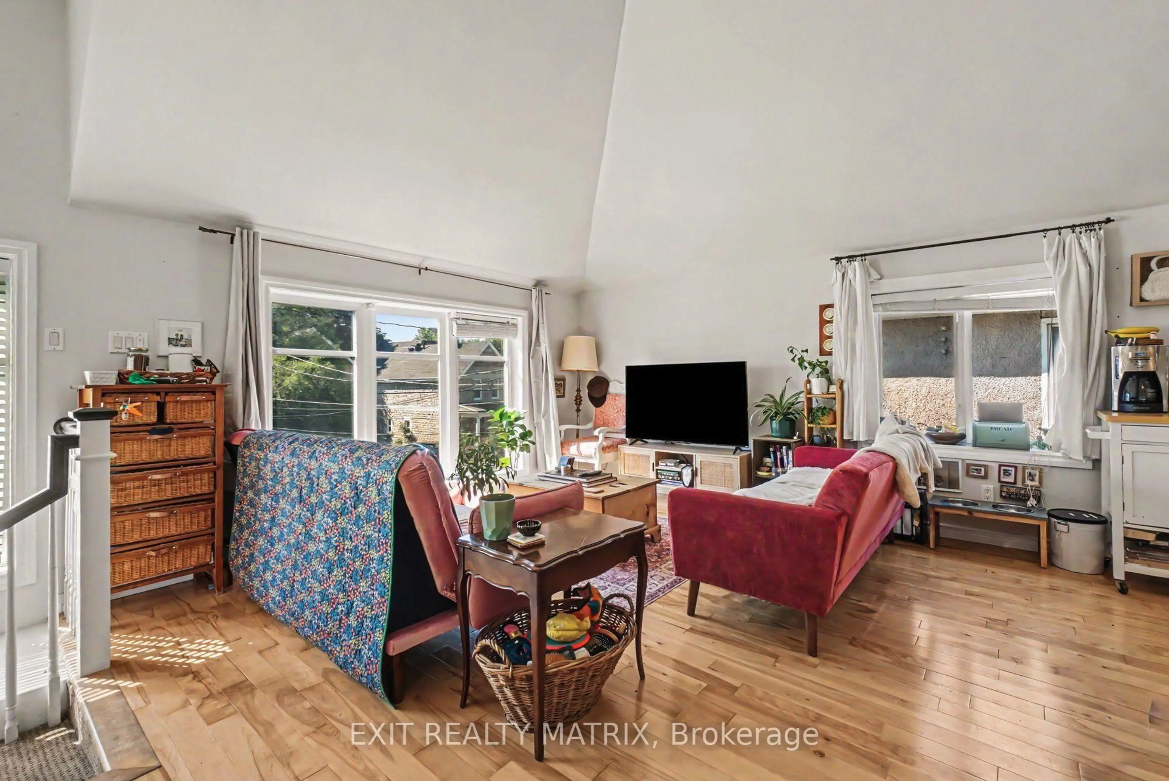 Living room with furniture, unknown for 59 Laval St, Ottawa Ontario K1L 7Z7