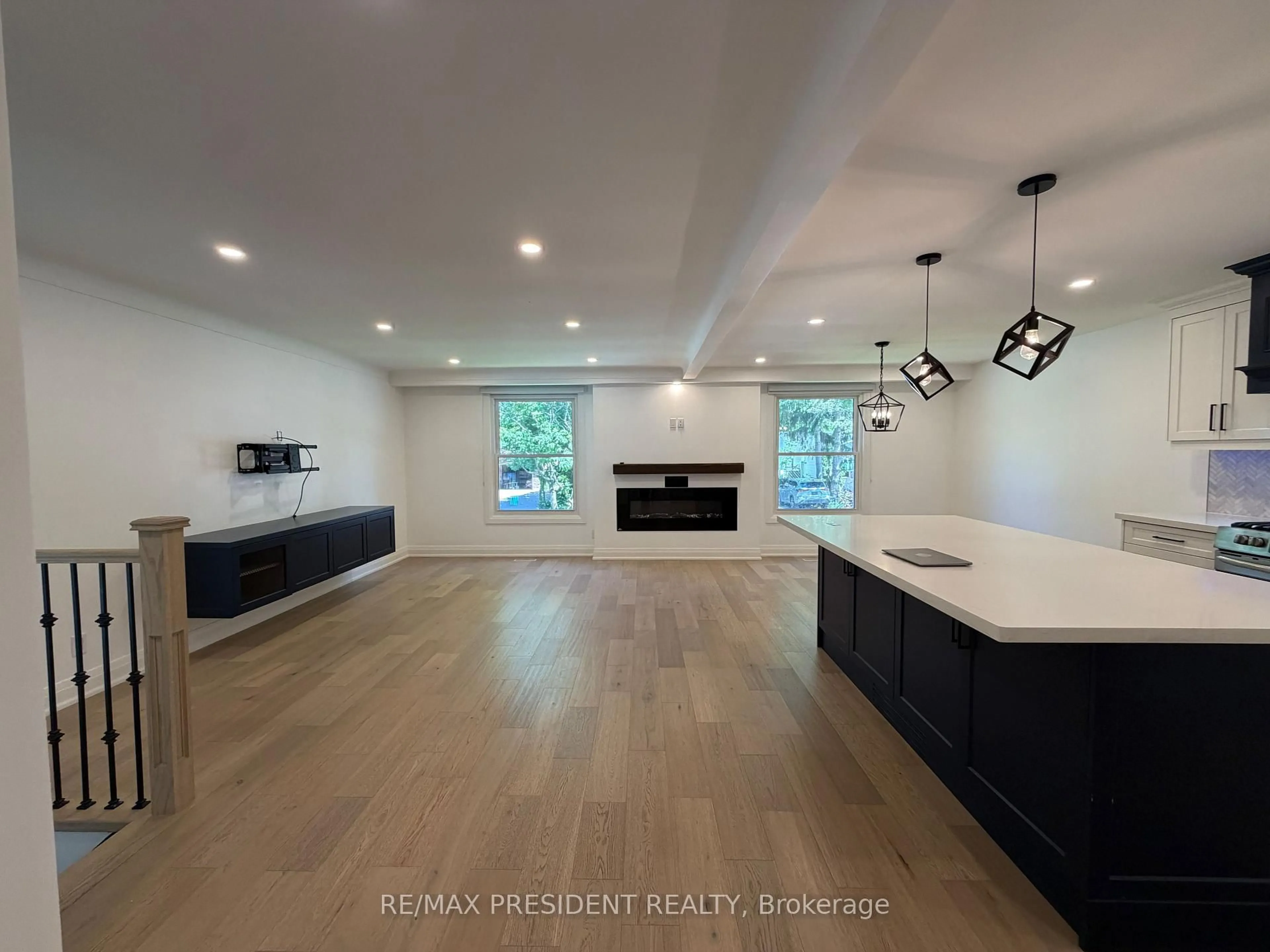 Open concept kitchen, unknown for 45 Royal Oak Dr, St. Catharines Ontario L2N 6K4