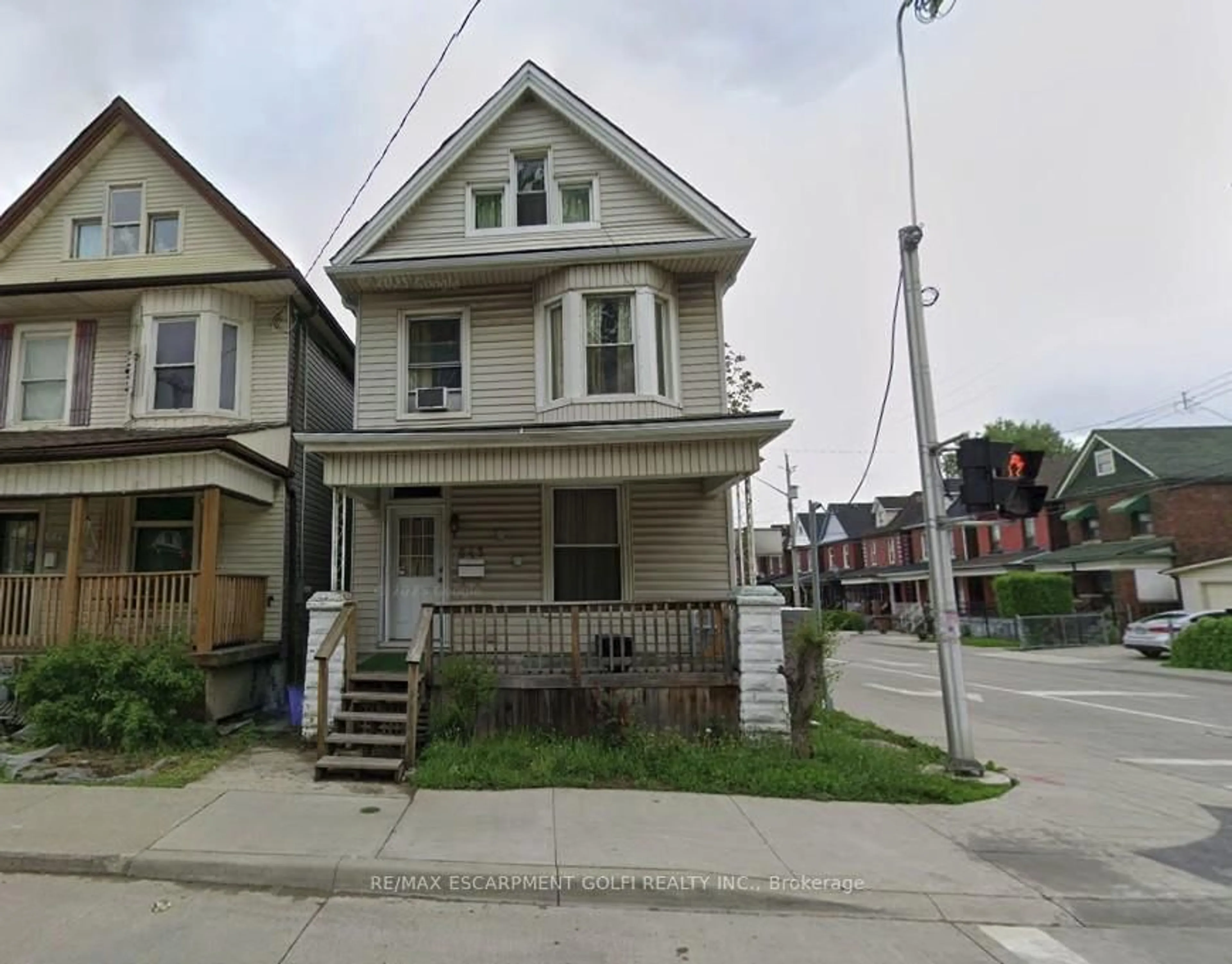 Unknown for 643 Wilson St, Hamilton Ontario L8L 1V2