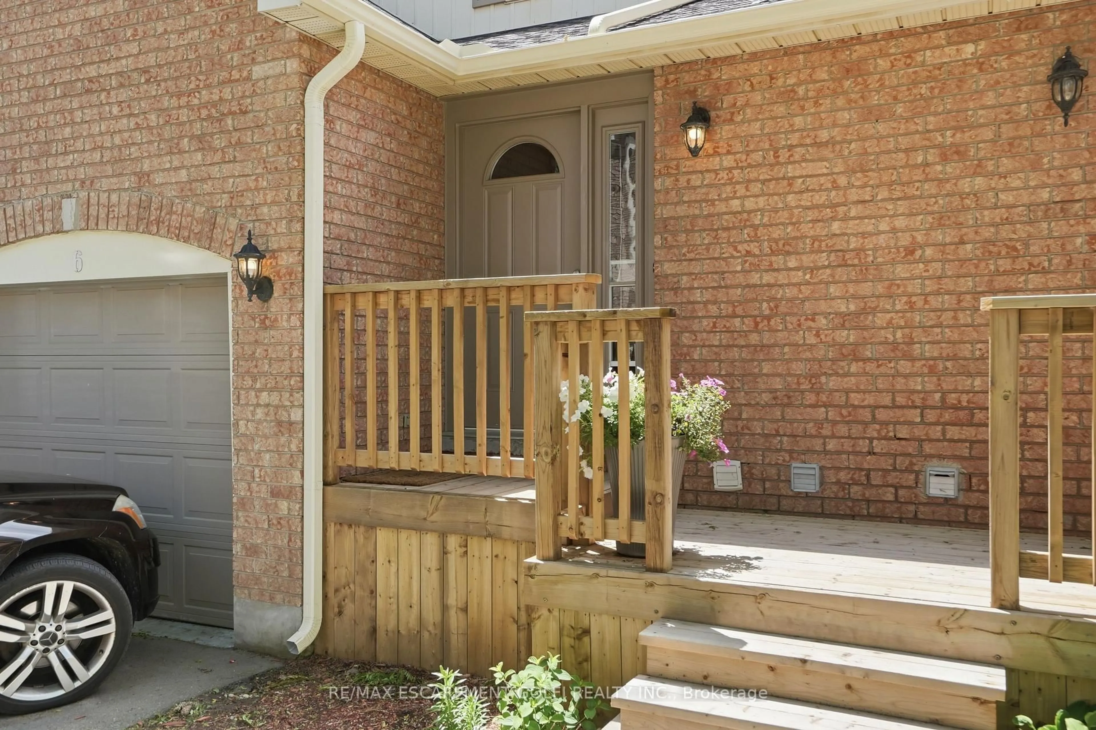 Unknown for 79 Braeheid Ave #6, Hamilton Ontario L8B 0C6