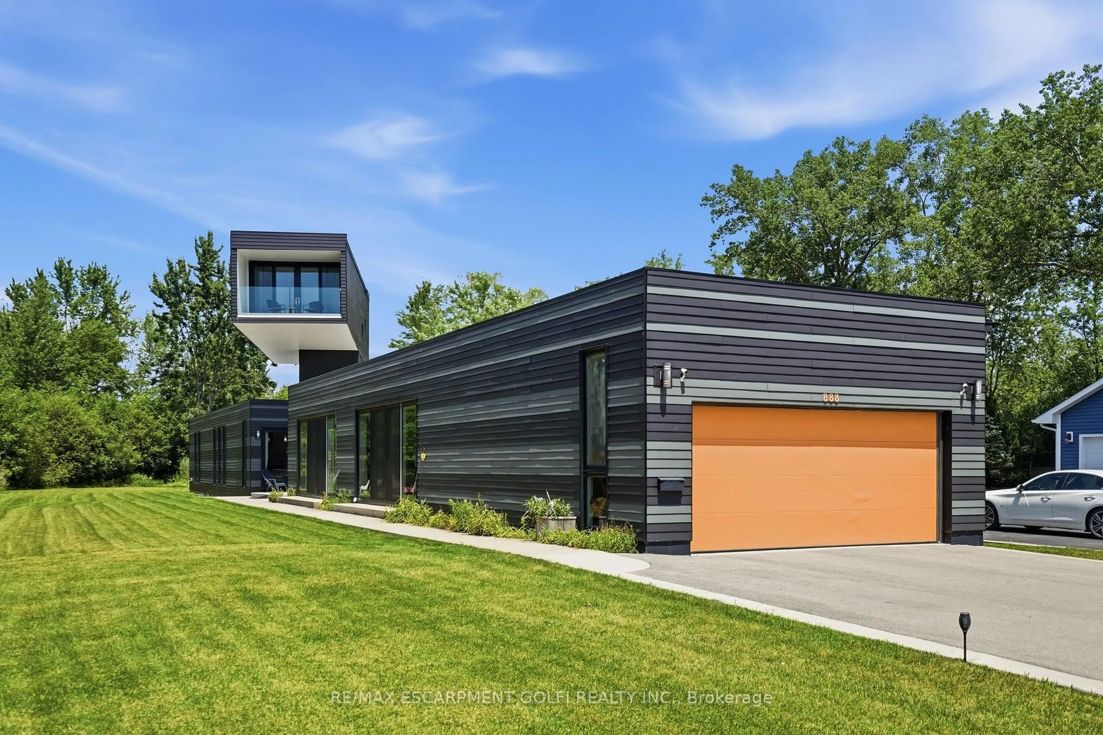 Home with brick exterior material, street for 888 Edgemere Rd, Fort Erie Ontario L2A 1A8