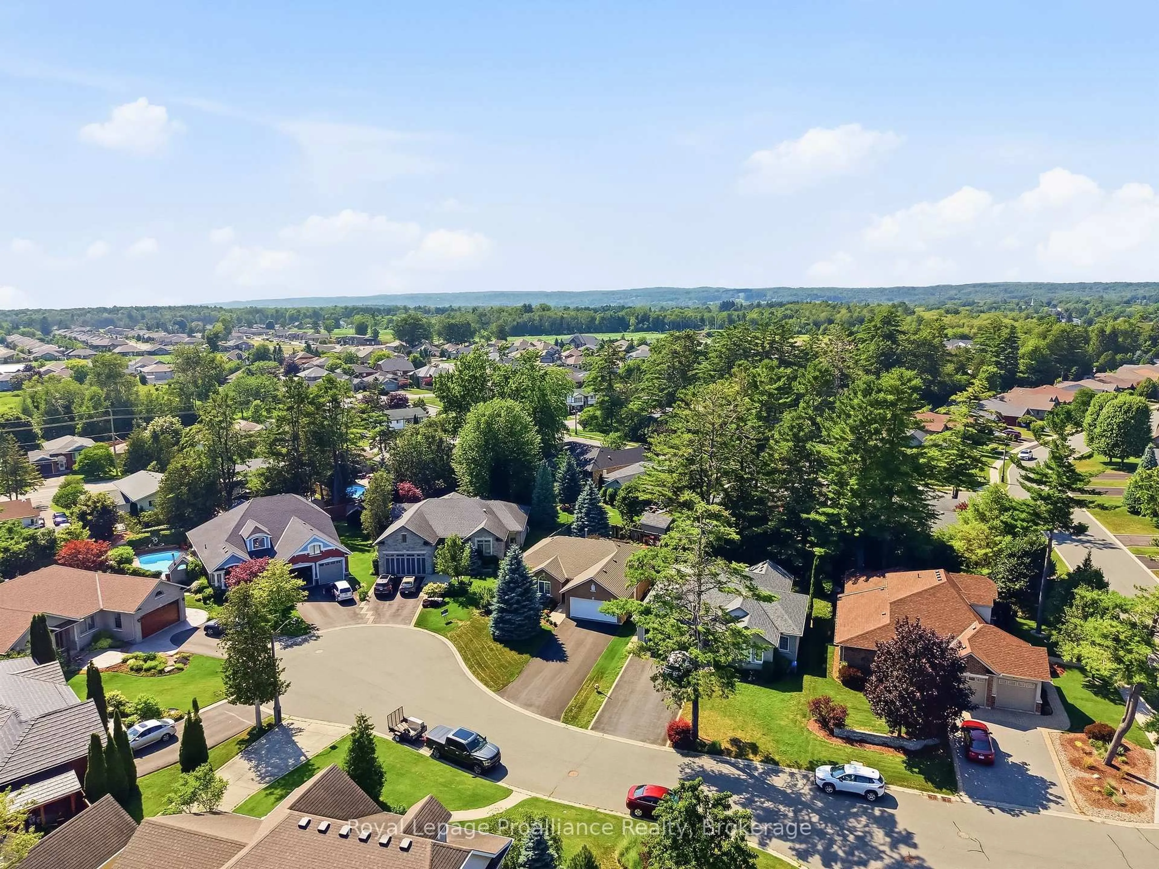 A pic from outside/outdoor area/front of a property/back of a property/a pic from drone, unknown for 4 Birch Crt, Brighton Ontario K0K 1H0