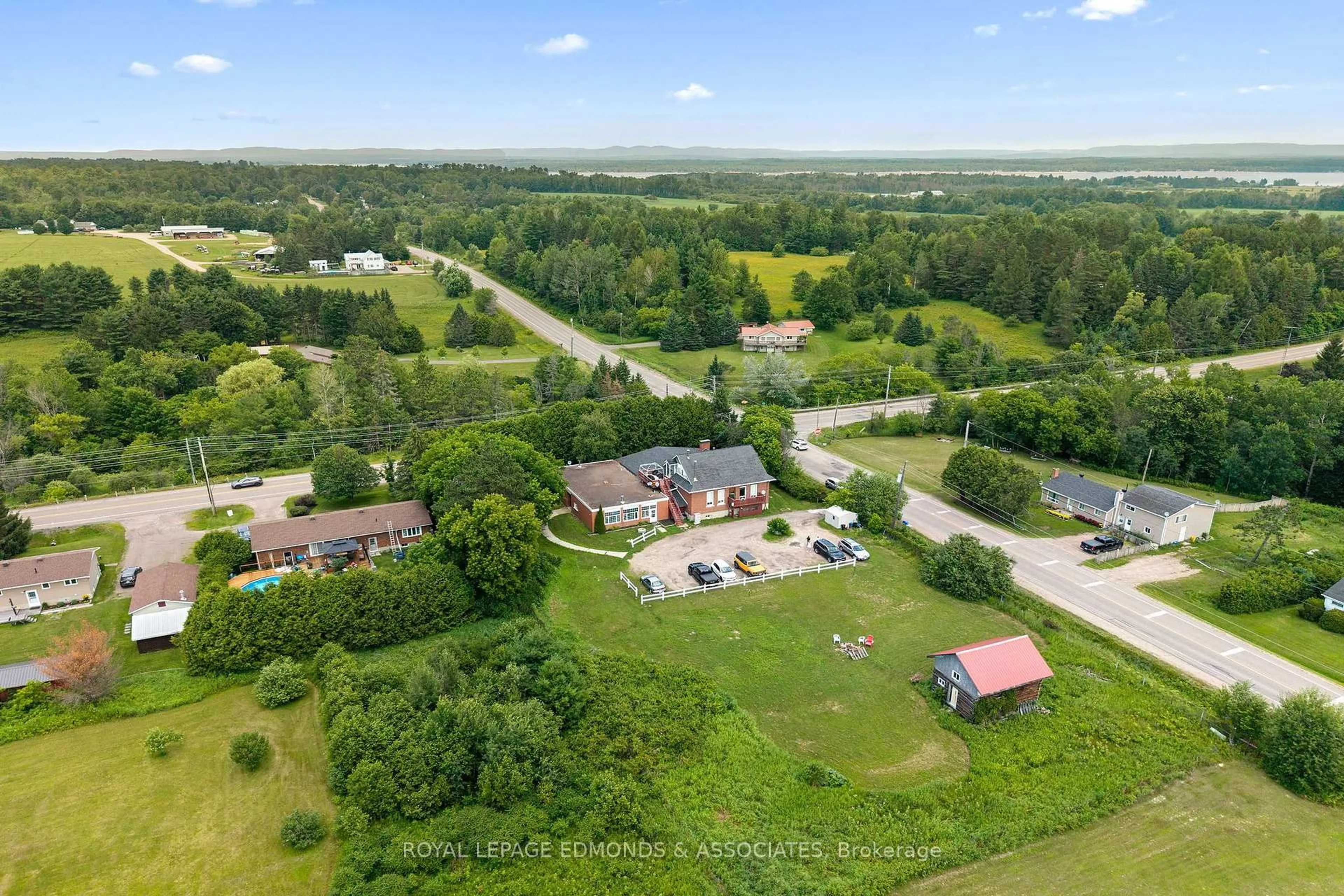 A pic from outside/outdoor area/front of a property/back of a property/a pic from drone, unknown for 3399 B Line Rd, Petawawa Ontario K8A 6W7