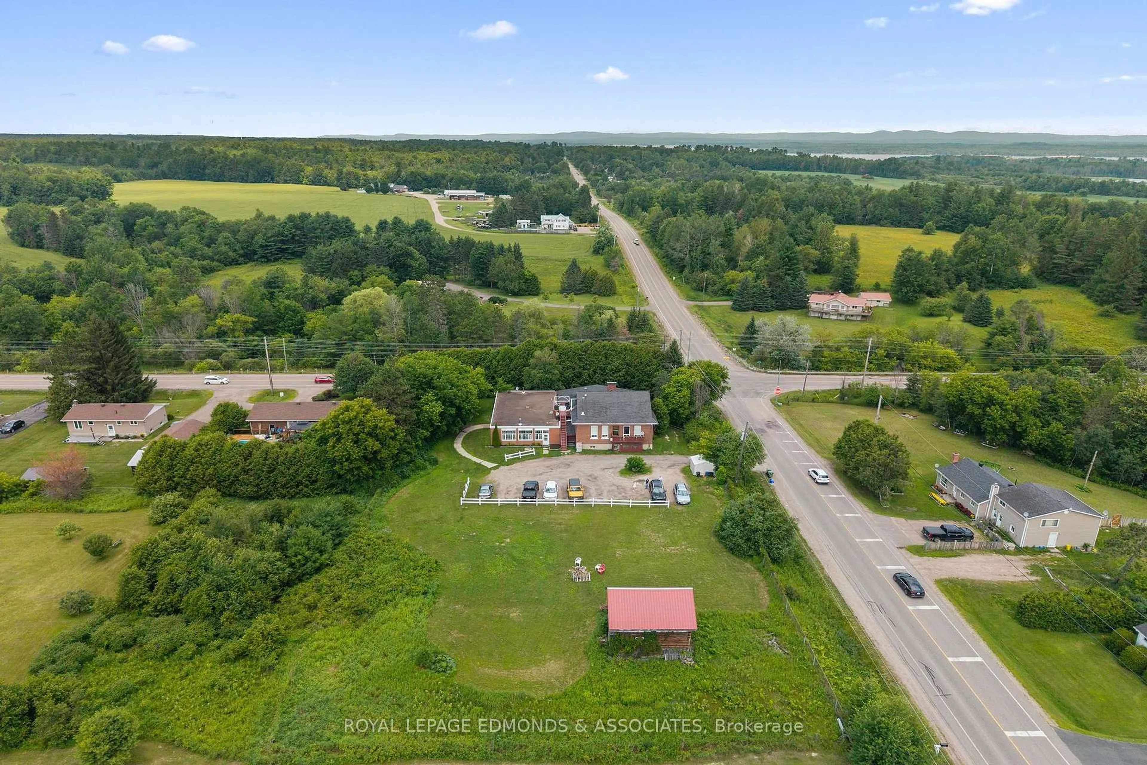 A pic from outside/outdoor area/front of a property/back of a property/a pic from drone, unknown for 3399 B Line Rd, Petawawa Ontario K8A 6W7