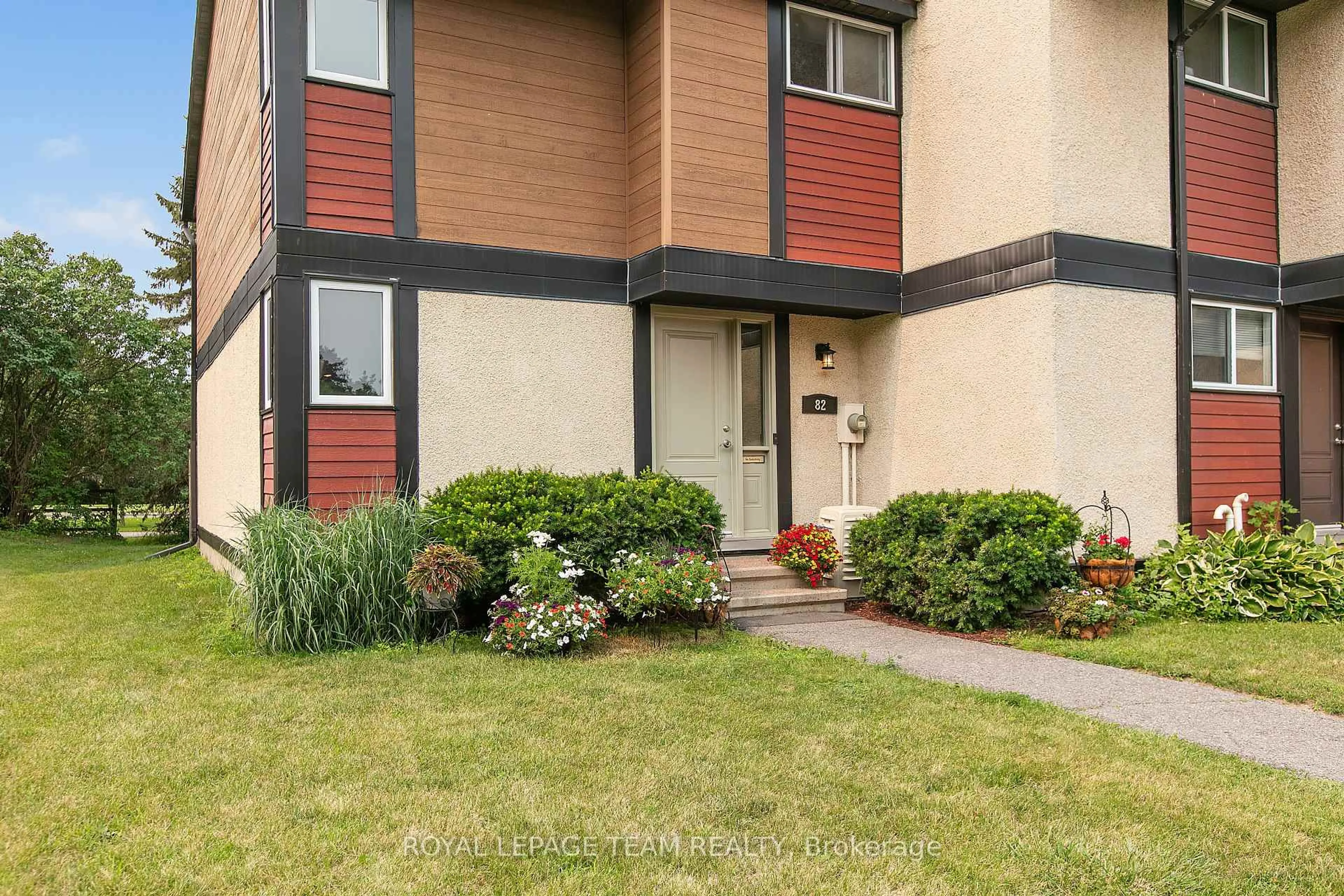 Unknown for 82 McClintock Way #68, Kanata Ontario K2L 2A2