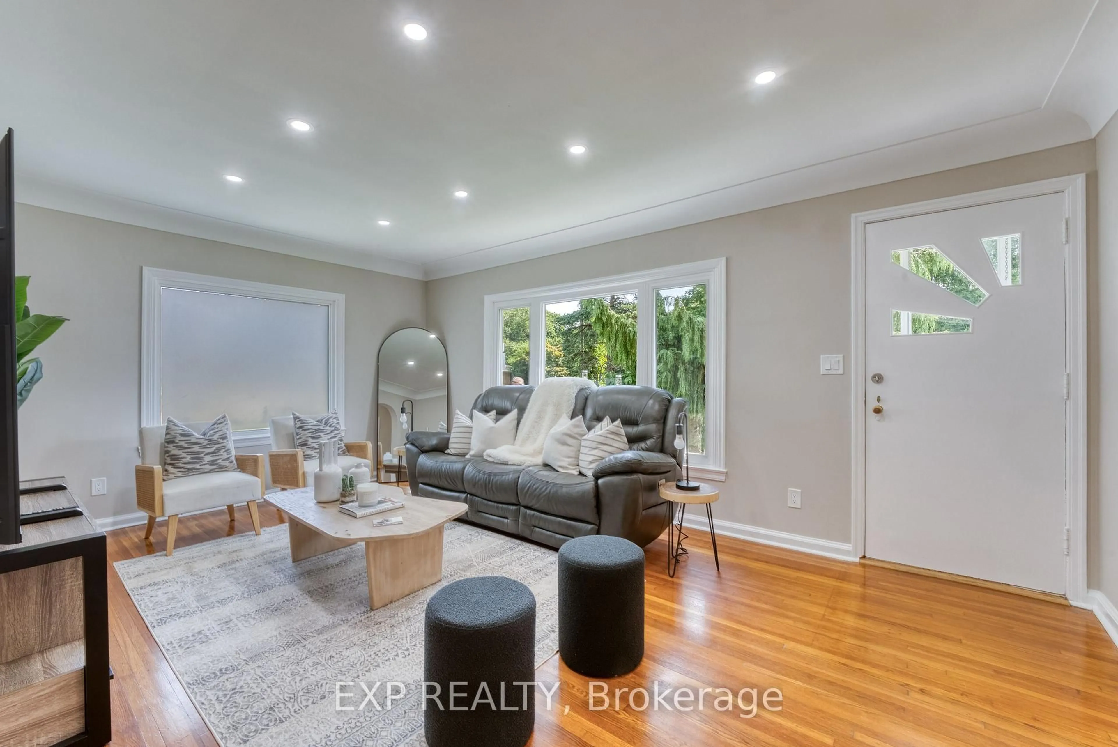 Living room with furniture, unknown for 791 Scofield Ave, Windsor Ontario N9G 1L4