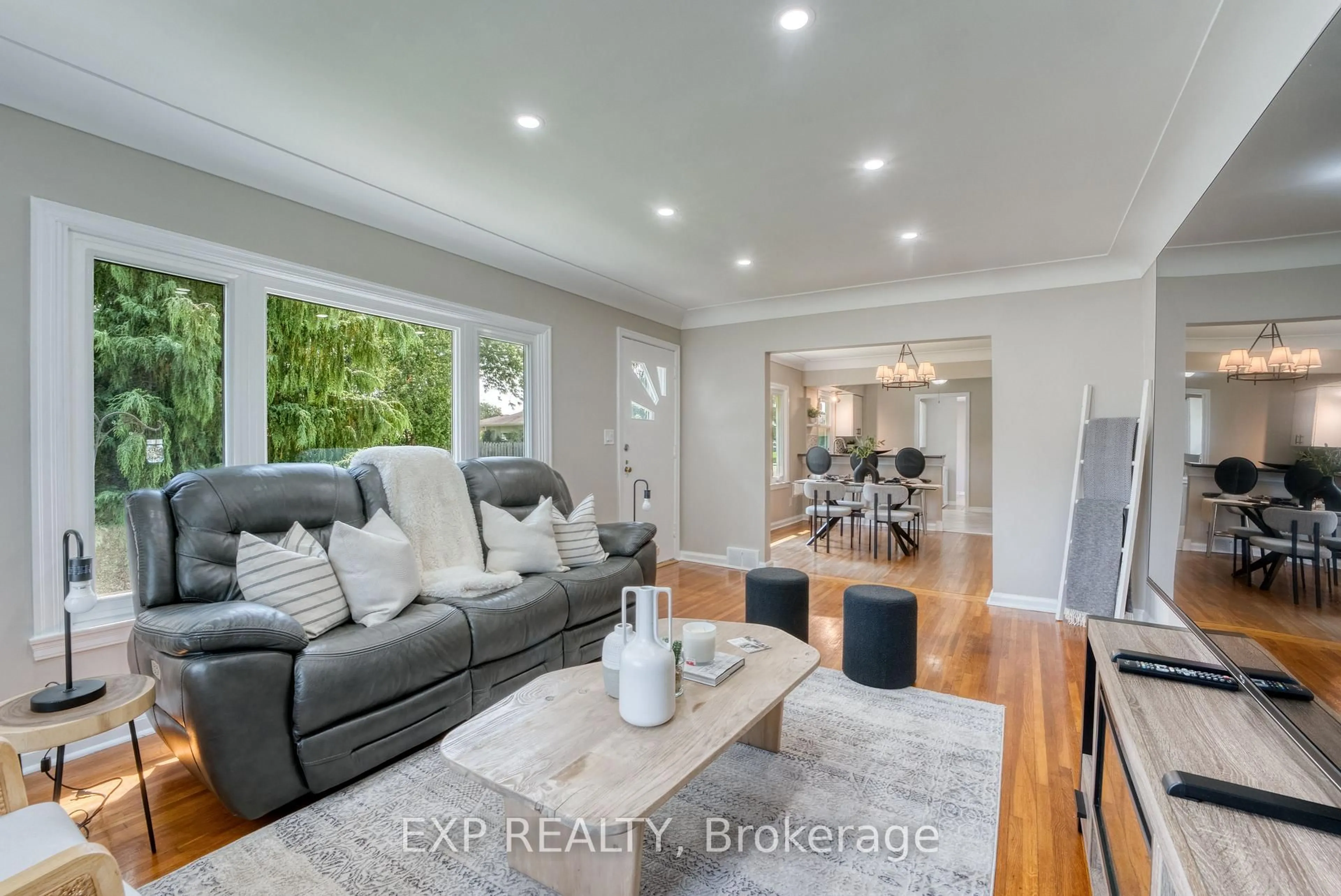 Living room with furniture, unknown for 791 Scofield Ave, Windsor Ontario N9G 1L4