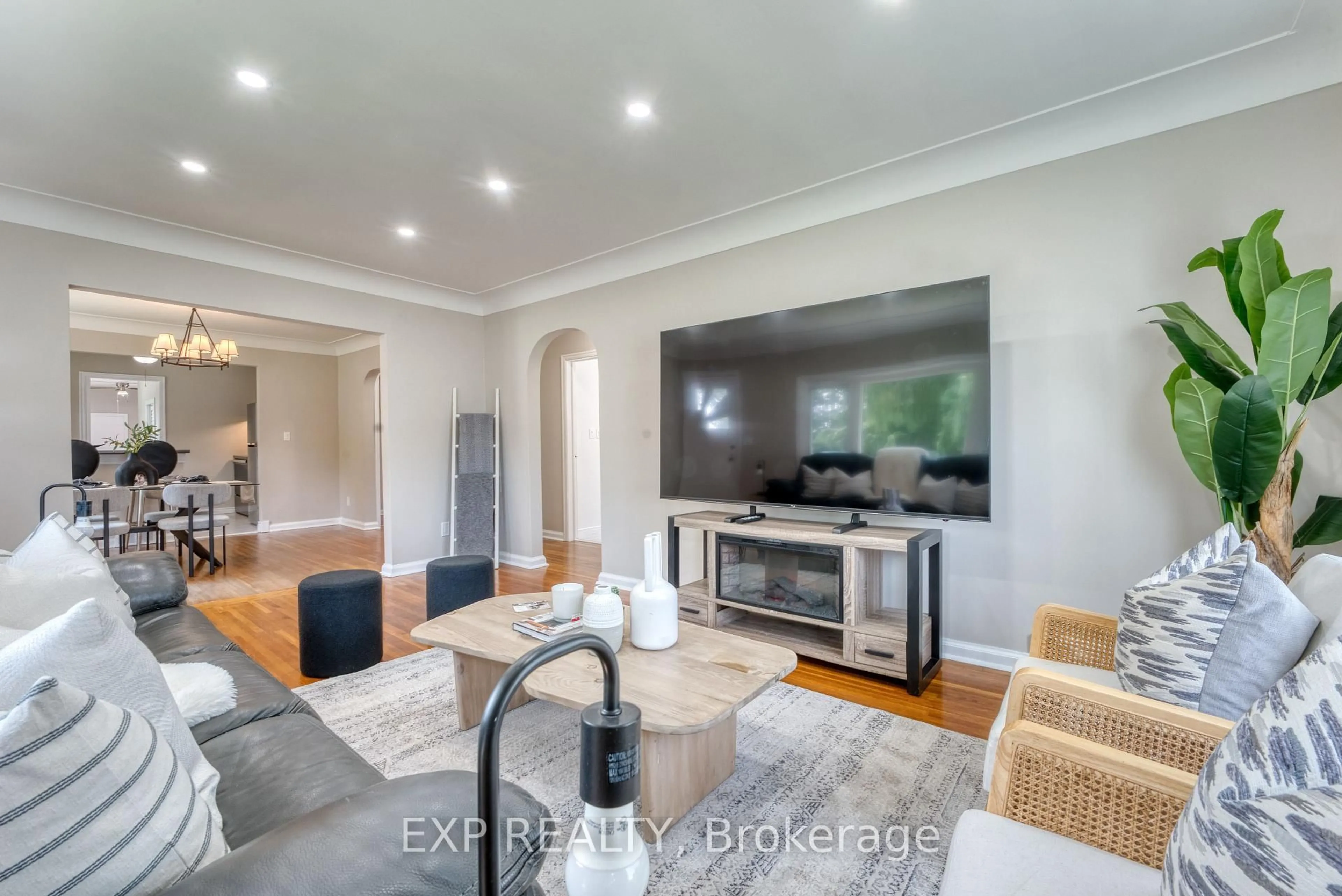 Living room with furniture, unknown for 791 Scofield Ave, Windsor Ontario N9G 1L4