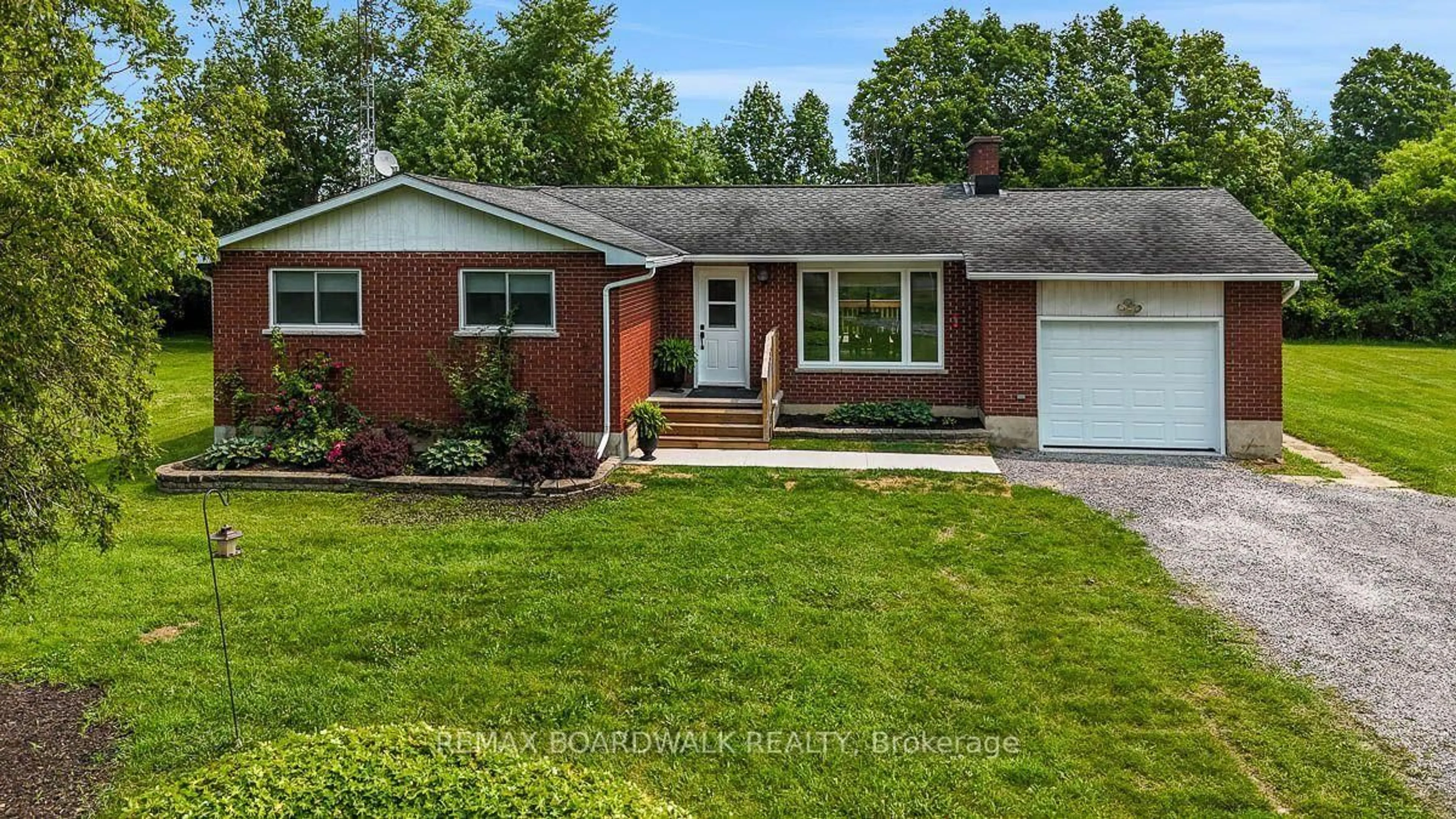 Home with vinyl exterior material, street for 477 Townline Rd, North Grenville Ontario K0G 1J0